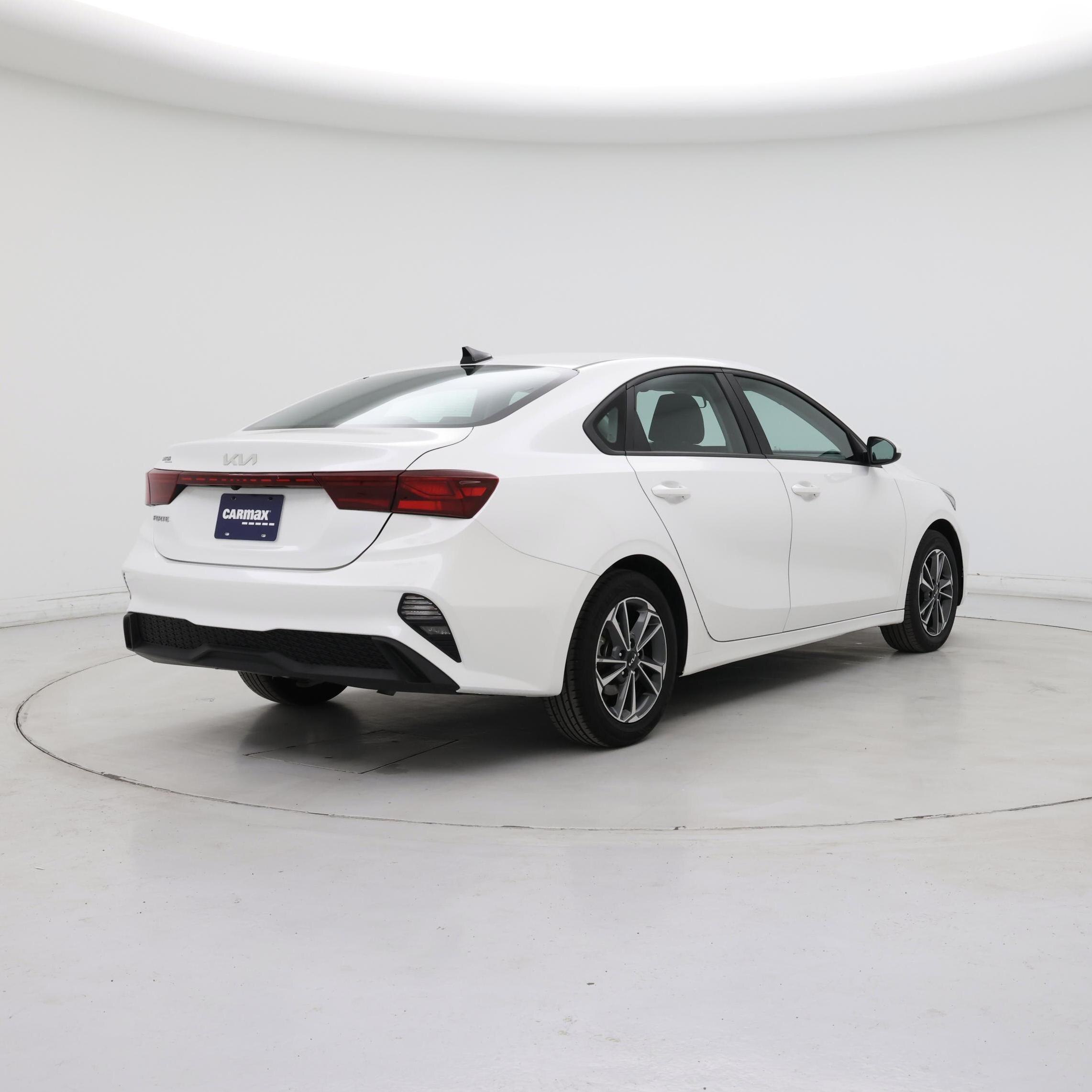 Thumbnail: 2024 Kia Forte - 8