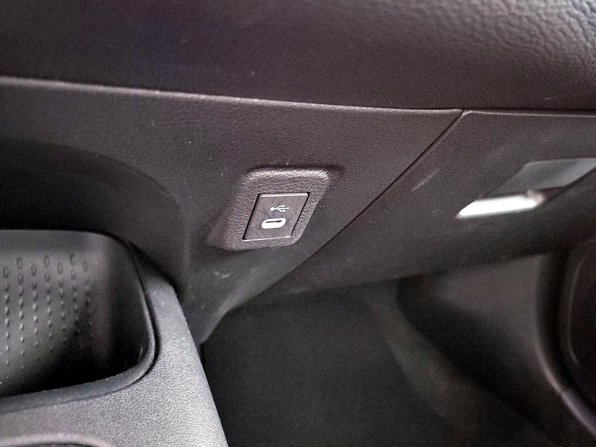 Thumbnail: 2025 Toyota Corolla - 18