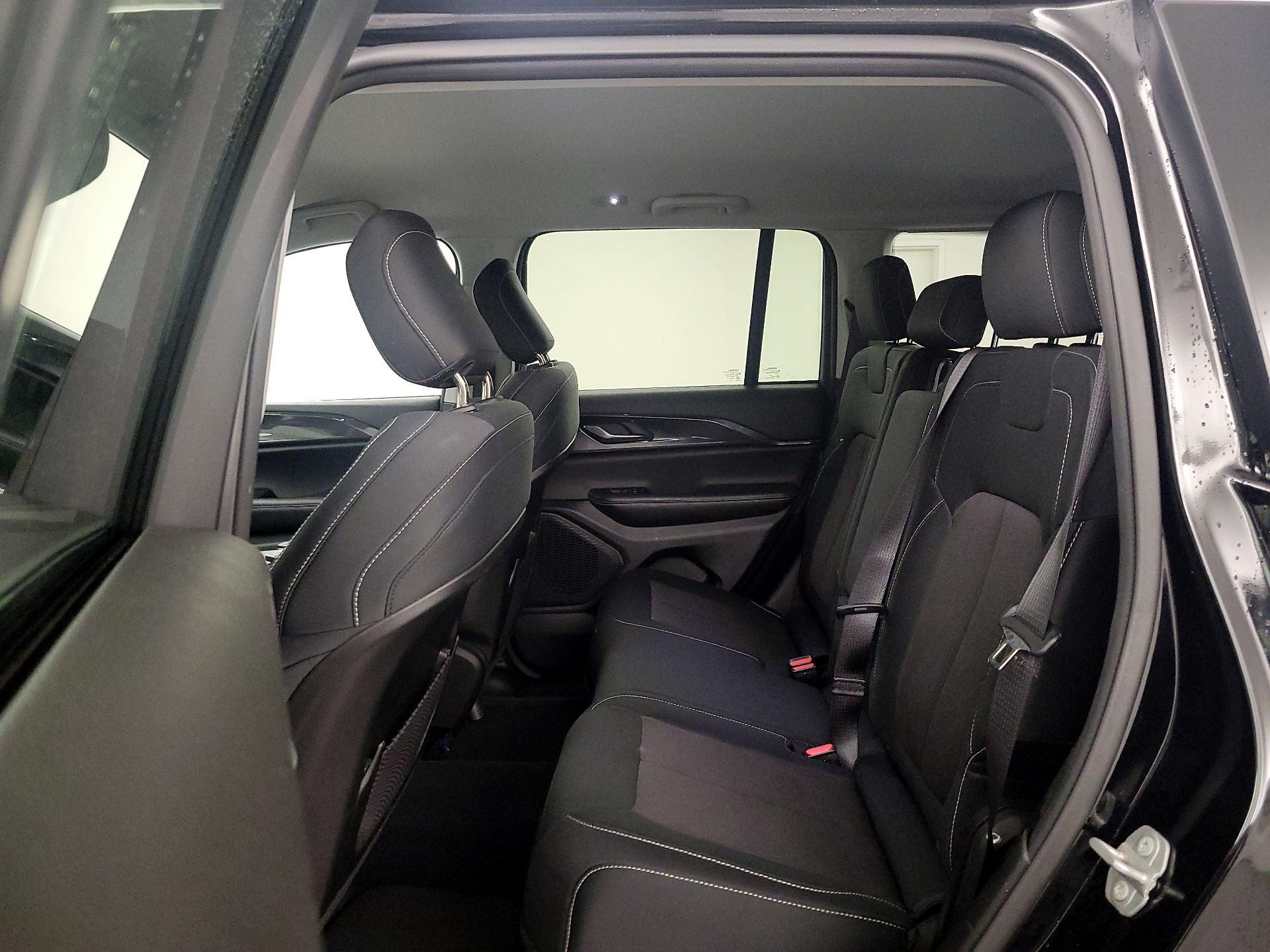 Thumbnail: 2023 Jeep Grand Cherokee - 19