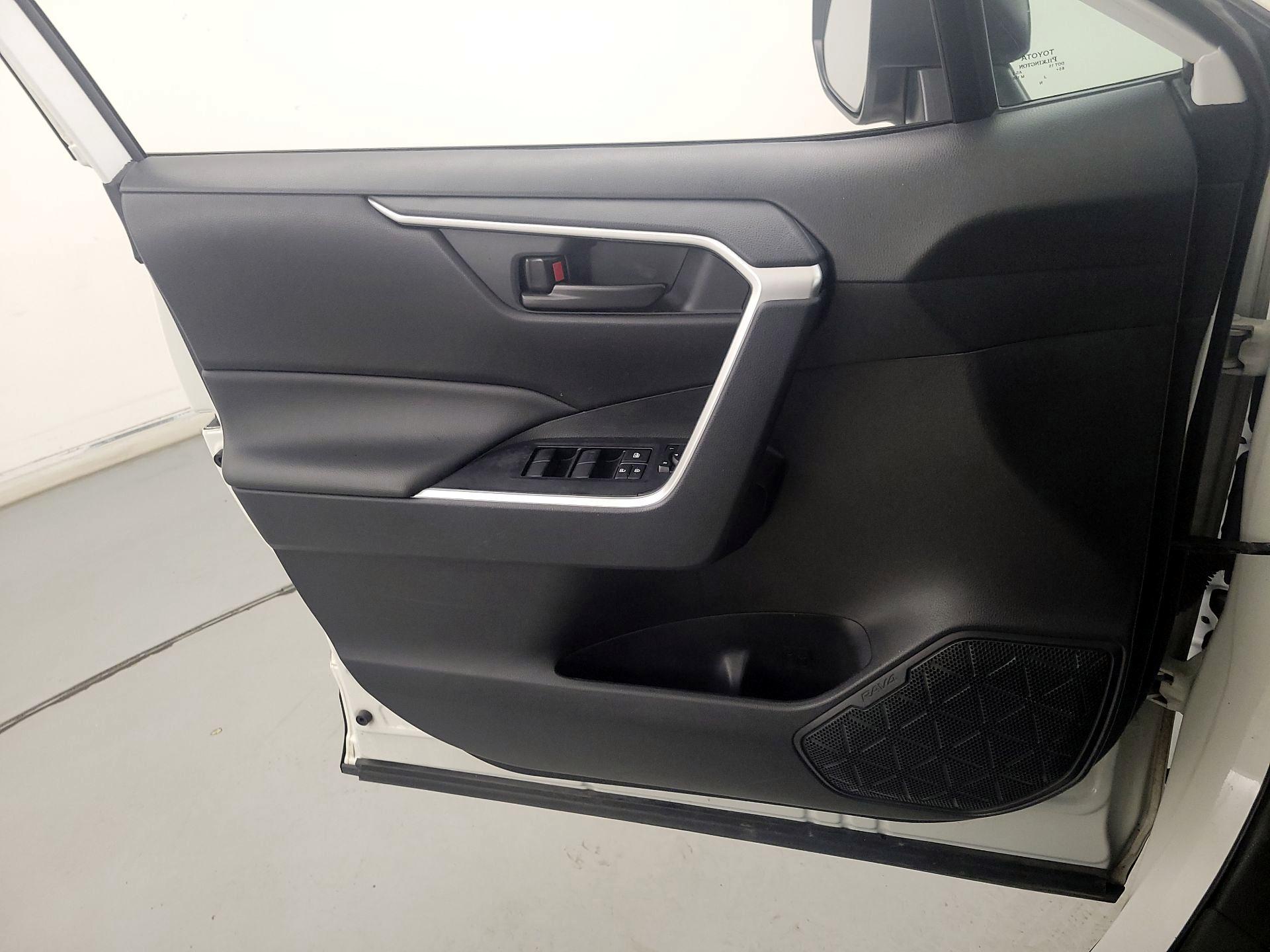 Thumbnail: 2024 Toyota RAV4 - 12