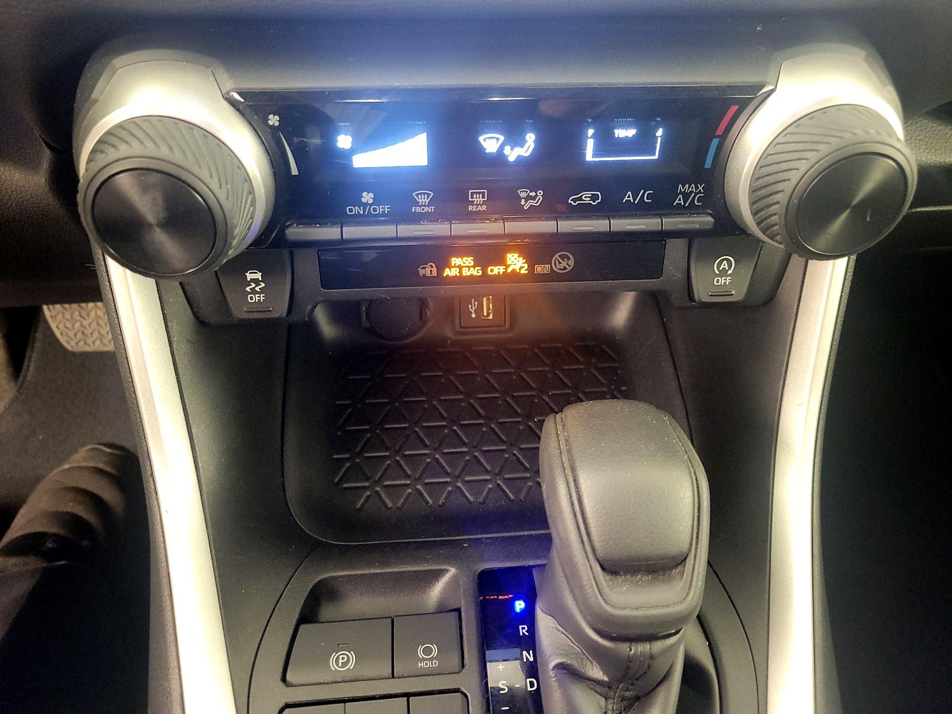 Thumbnail: 2024 Toyota RAV4 - 17