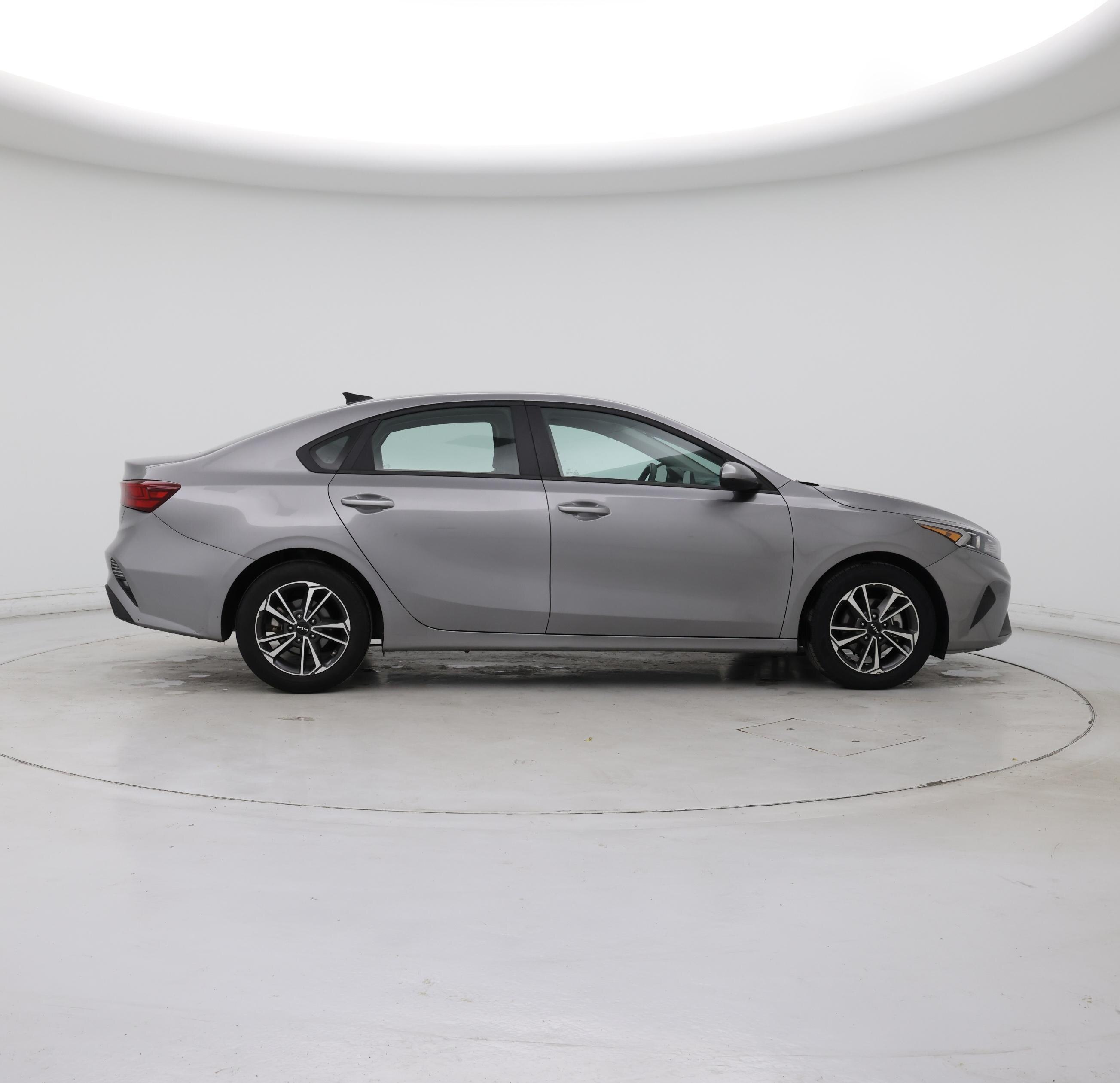 Thumbnail: 2024 Kia Forte - 7