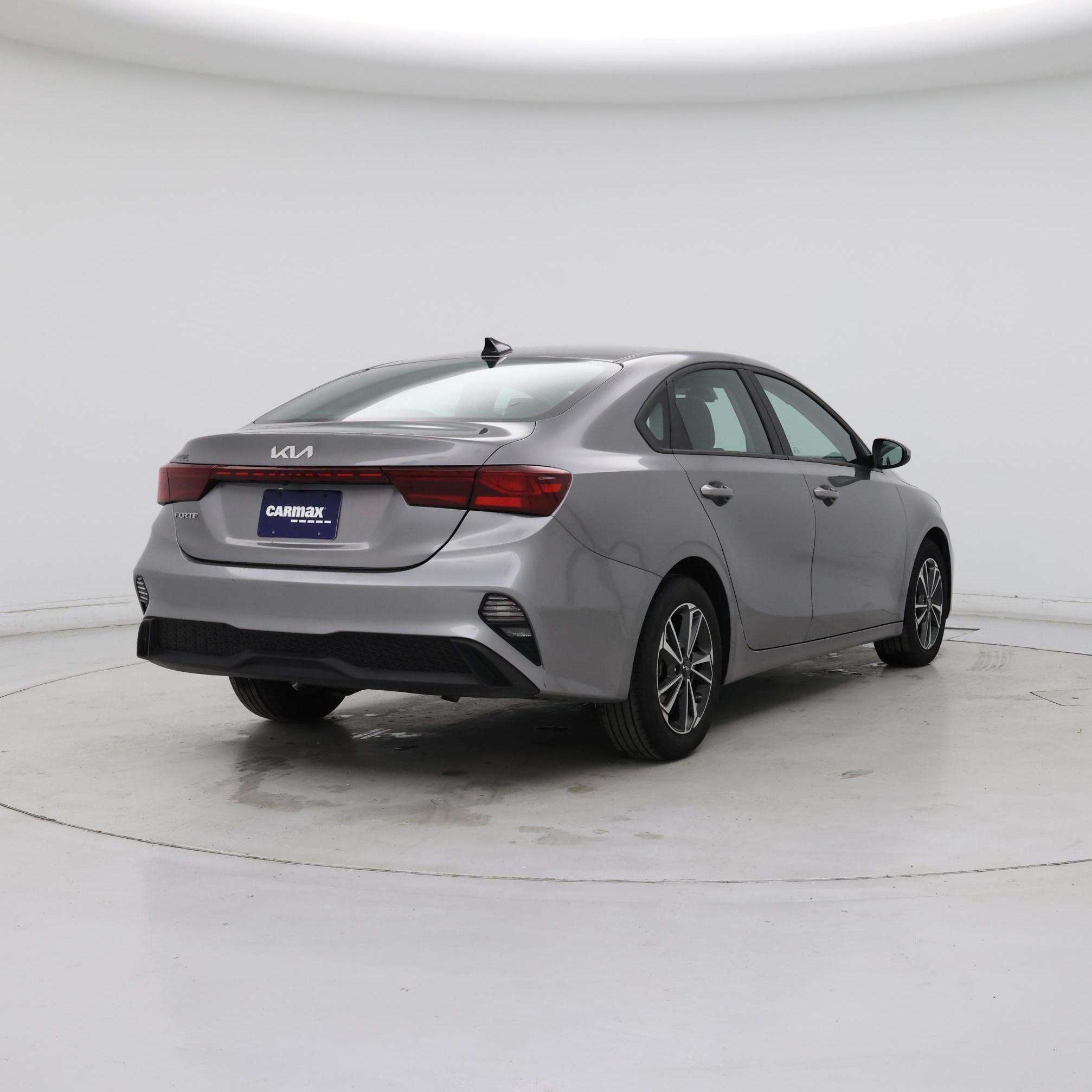 Thumbnail: 2024 Kia Forte - 8