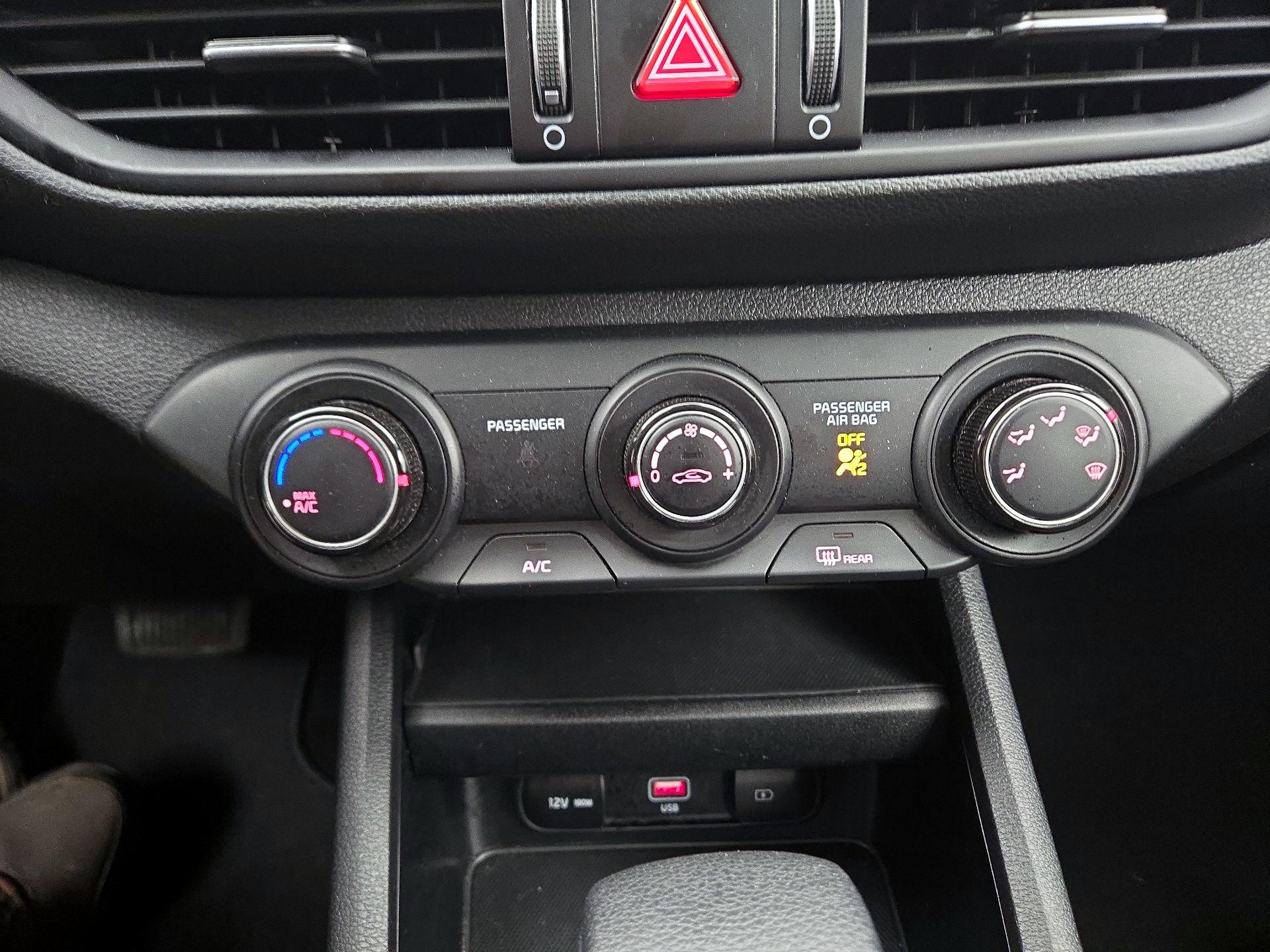 Thumbnail: 2024 Kia Forte - 16