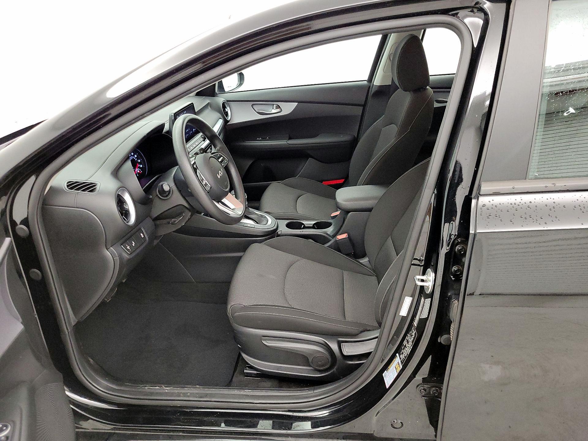 Thumbnail: 2023 Kia Forte - 11