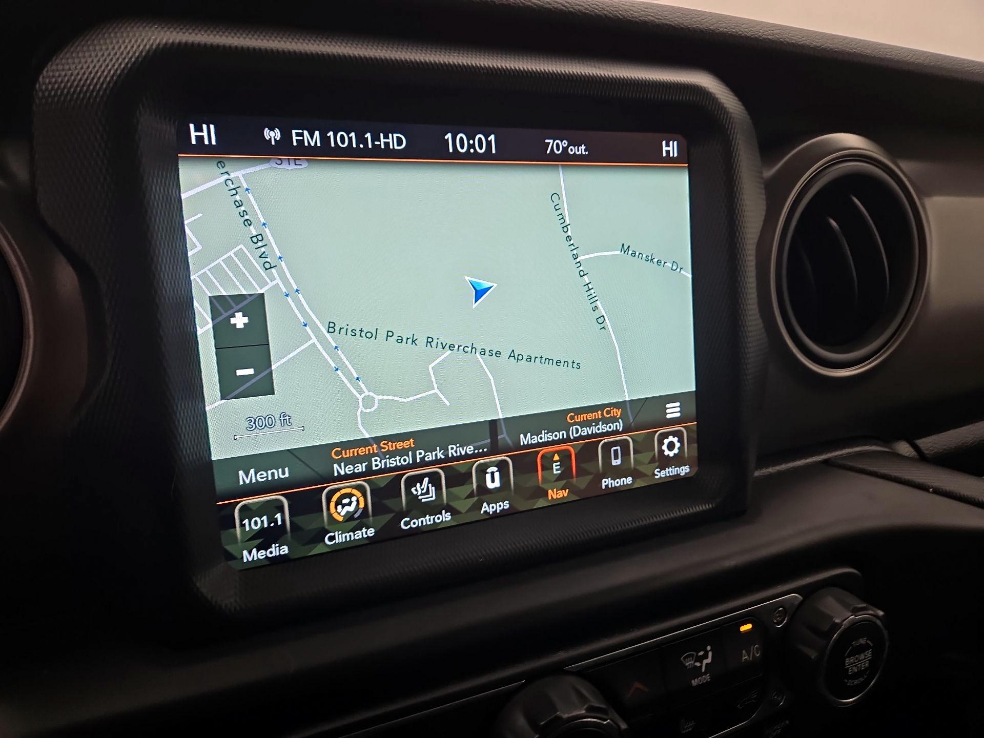 Thumbnail: 2022 Jeep Gladiator - 14