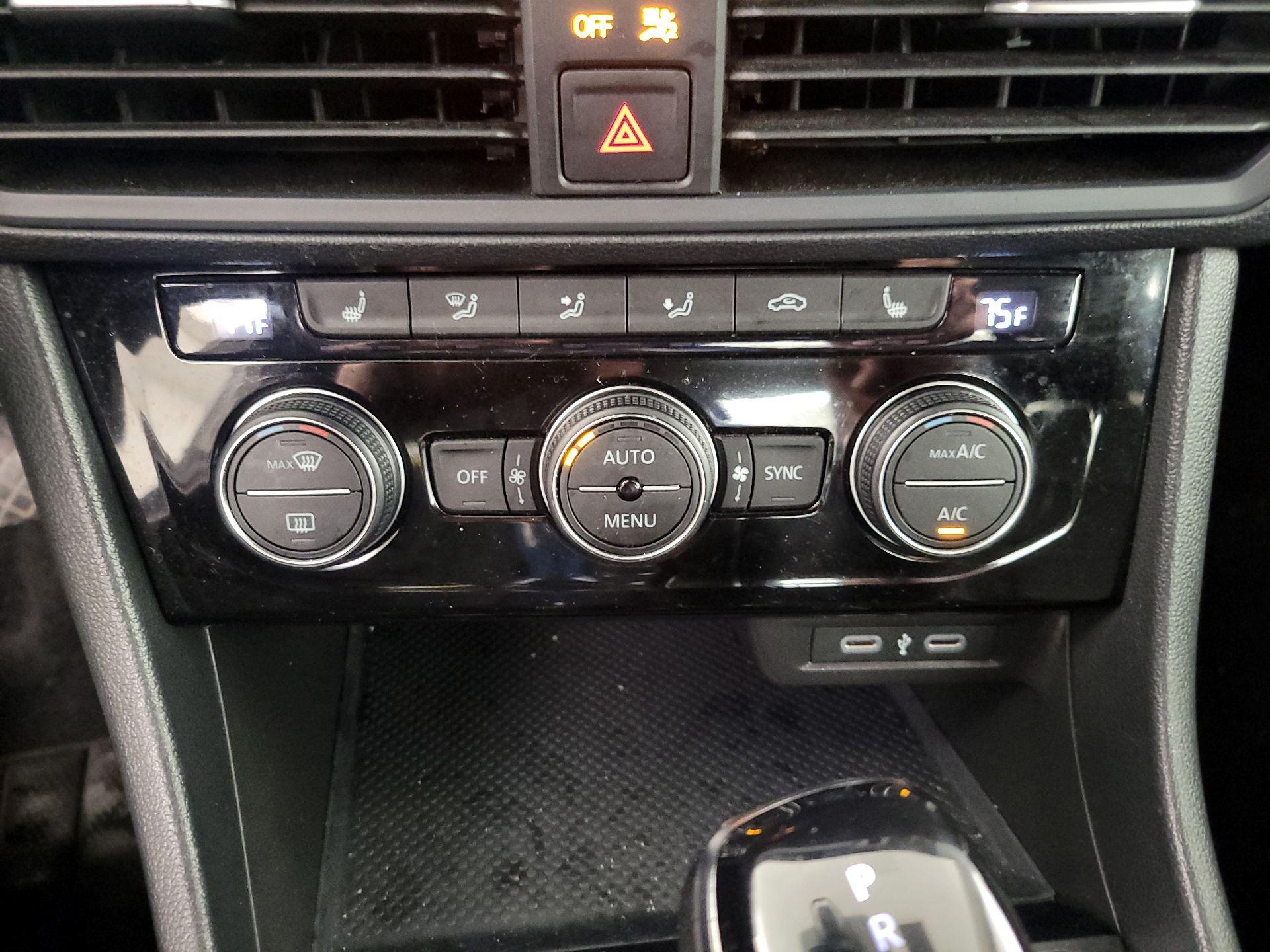 Thumbnail: 2024 Volkswagen Jetta - 16