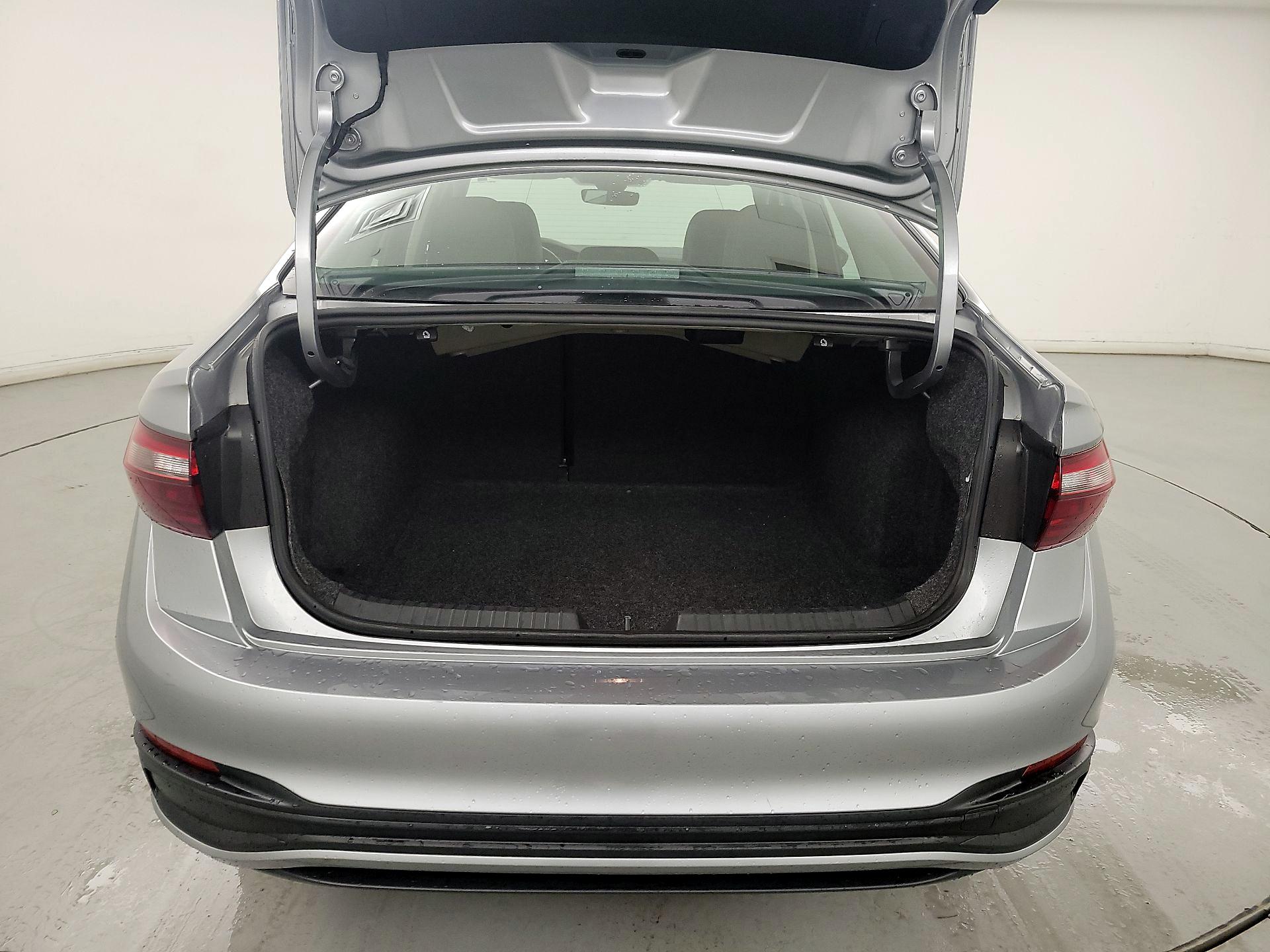 Thumbnail: 2024 Volkswagen Jetta - 20