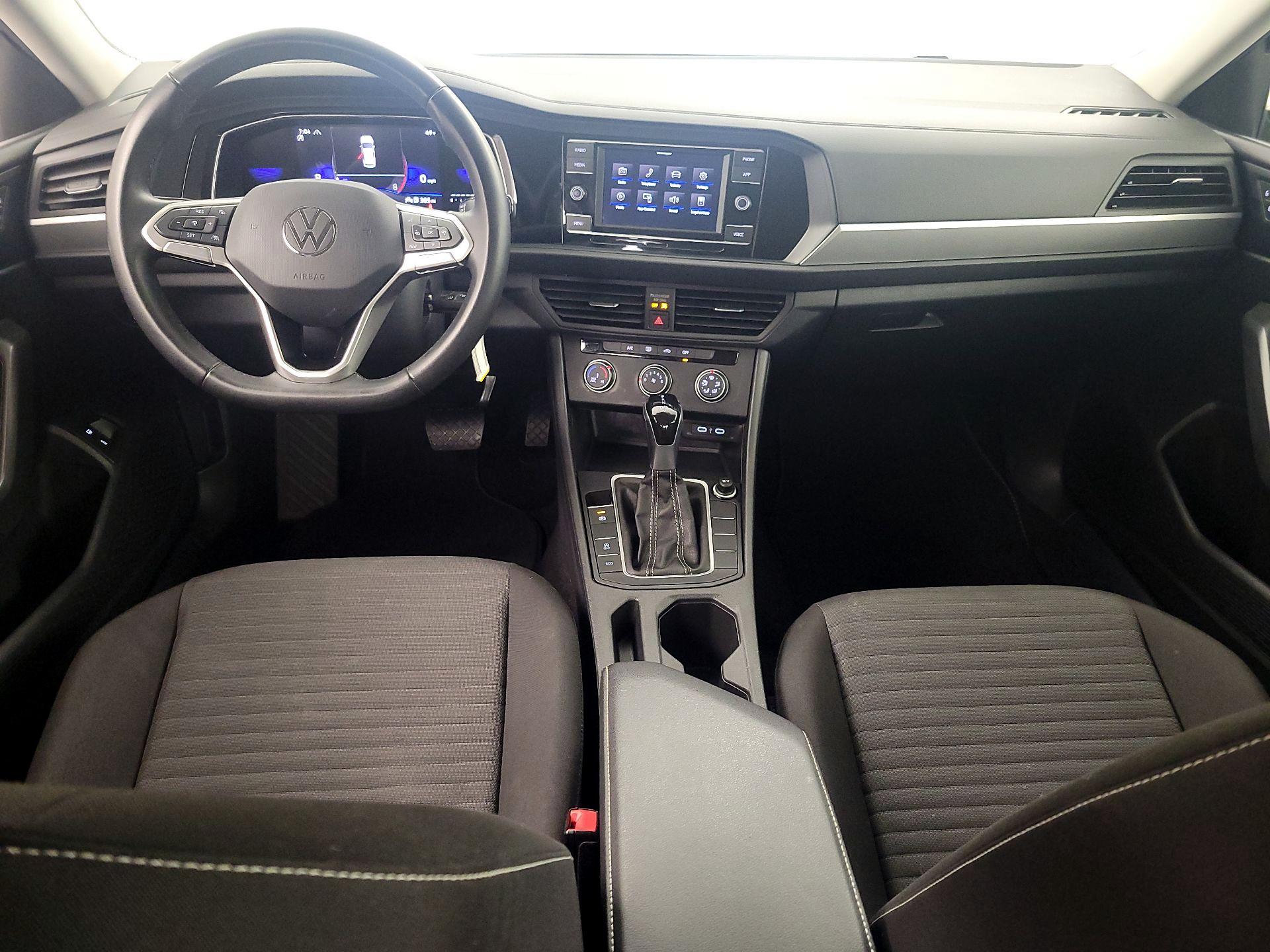 Thumbnail: 2024 Volkswagen Jetta - 9