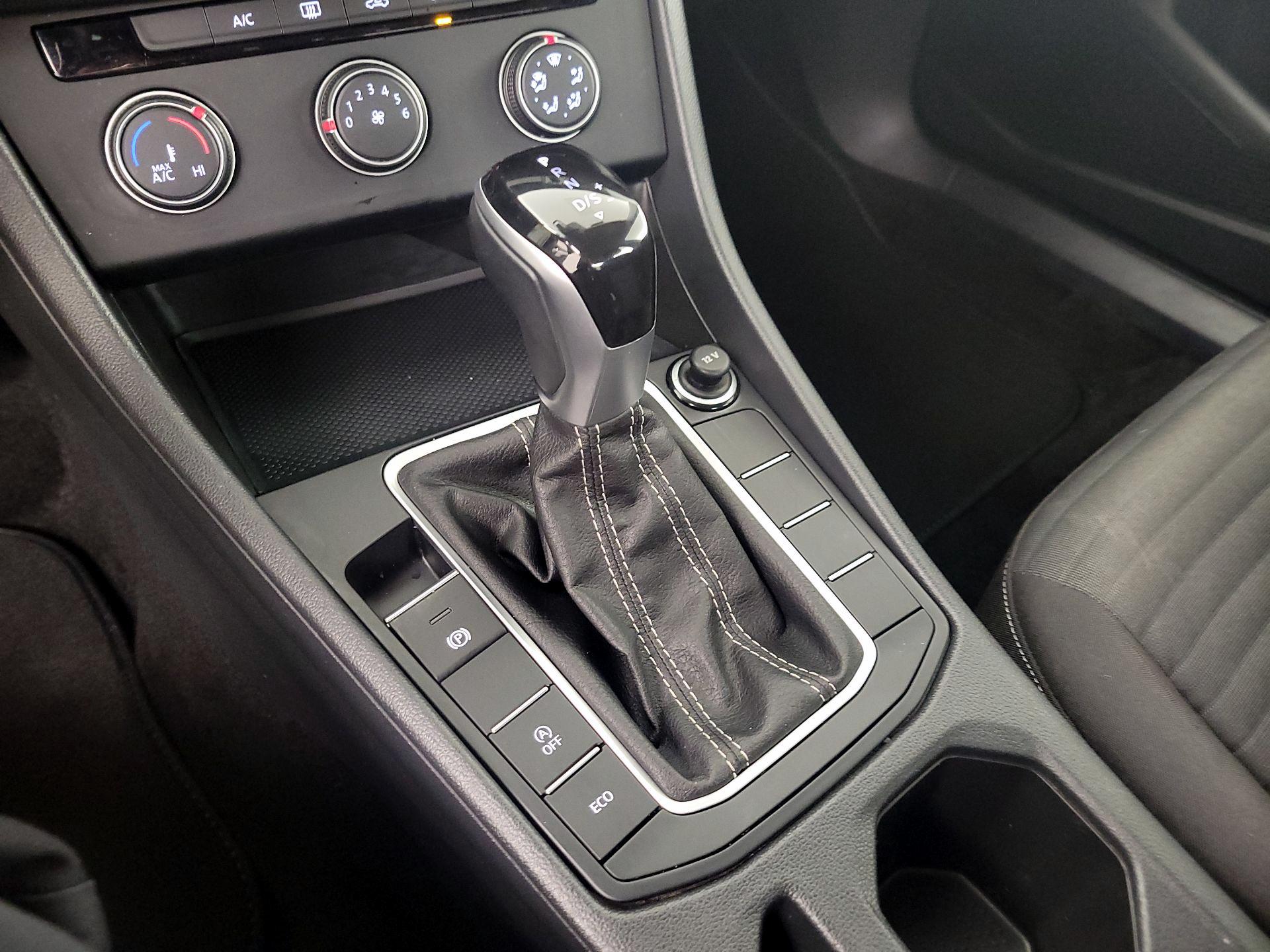 Thumbnail: 2024 Volkswagen Jetta - 17