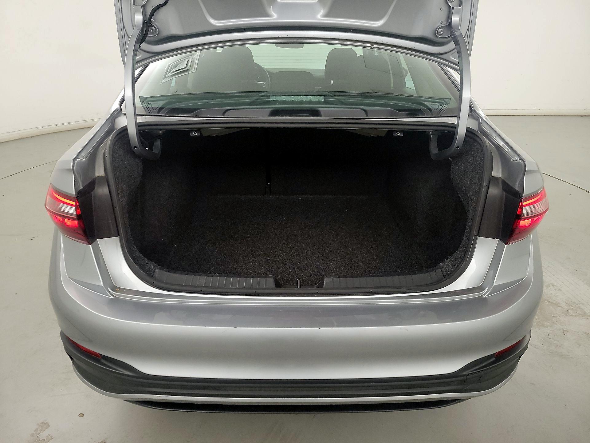 Thumbnail: 2024 Volkswagen Jetta - 20