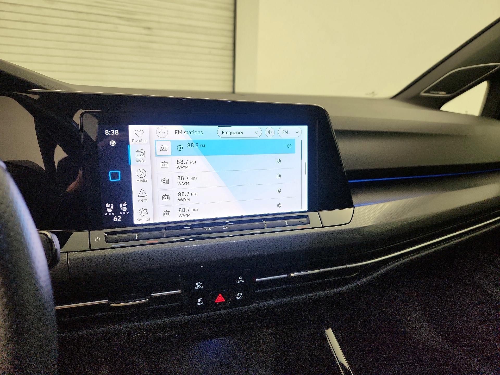 Thumbnail: 2023 Volkswagen Golf - 15