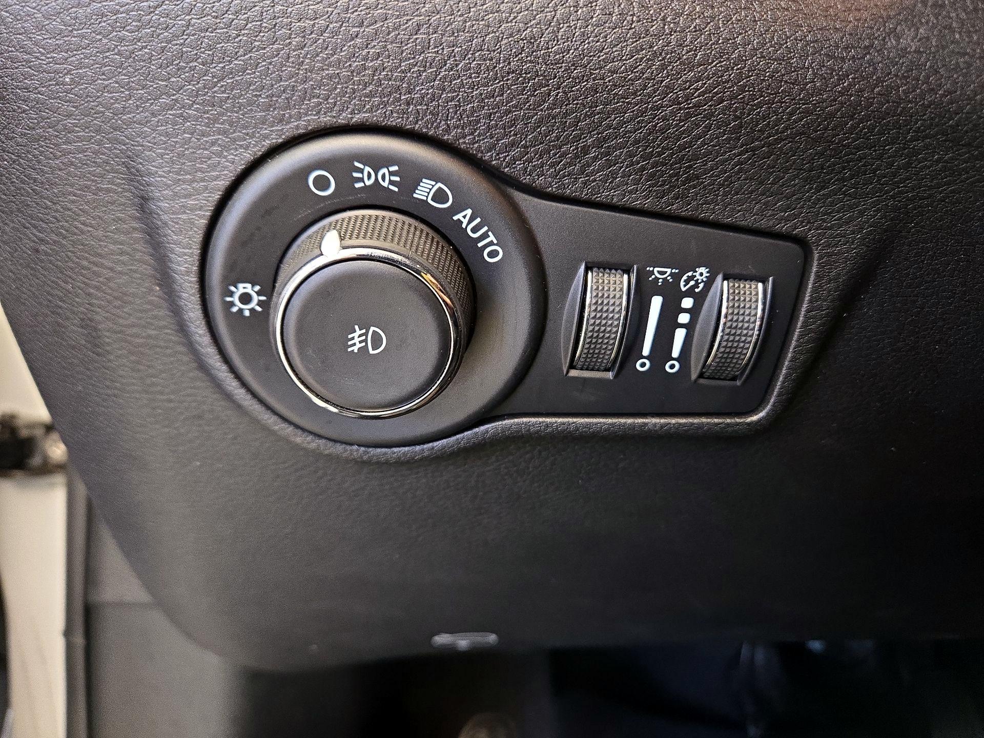 Thumbnail: 2022 Jeep Compass - 13