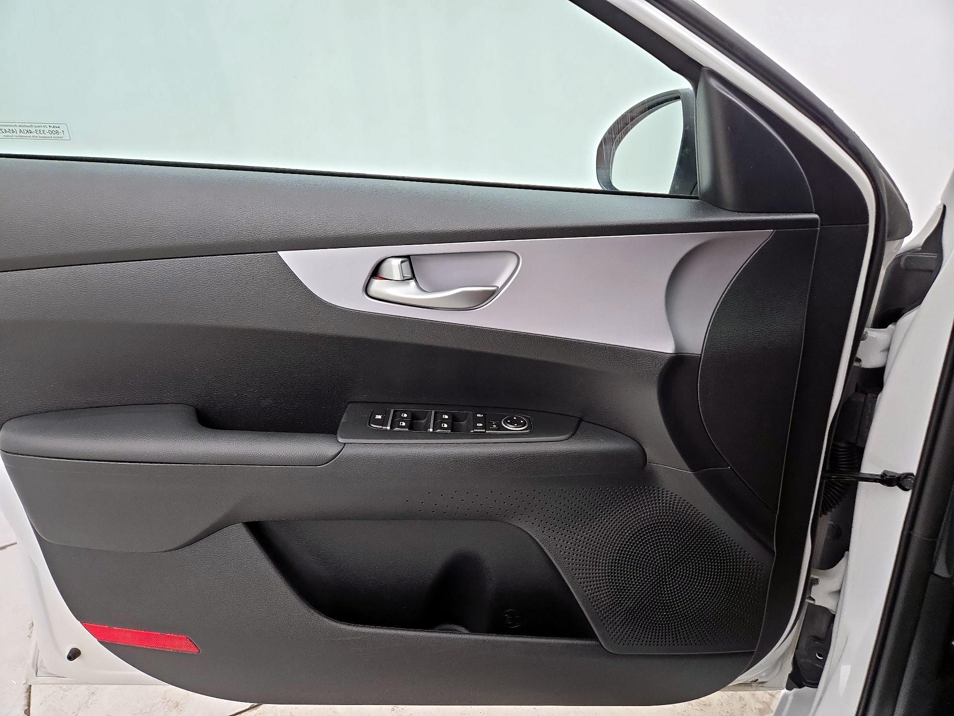 Thumbnail: 2024 Kia Forte - 12