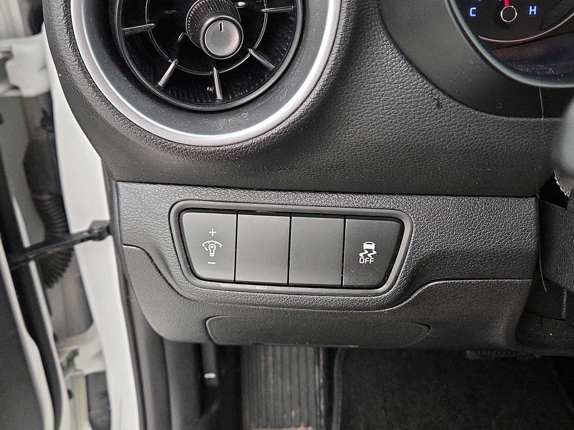 Thumbnail: 2024 Kia Forte - 13