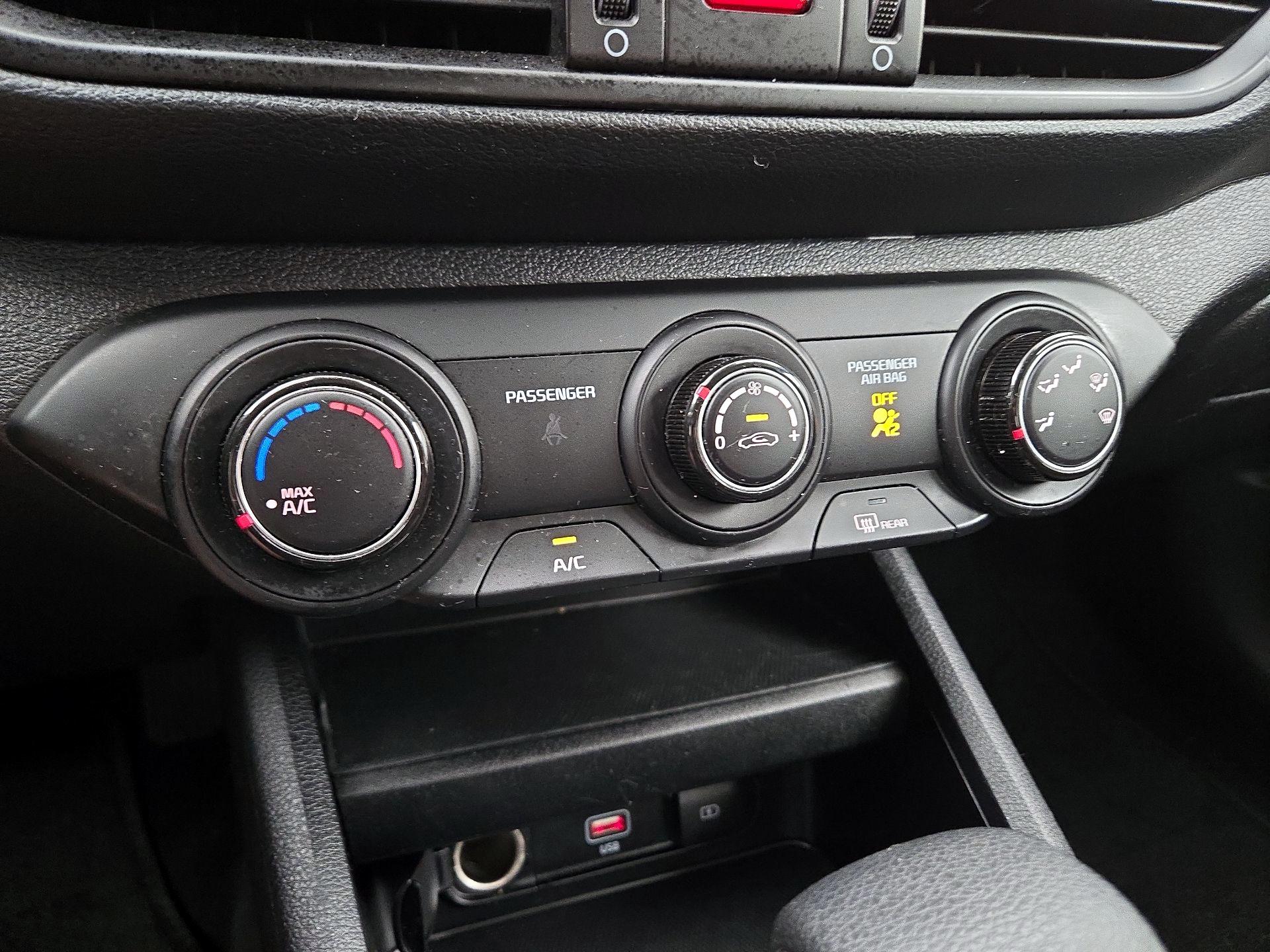 Thumbnail: 2024 Kia Forte - 16