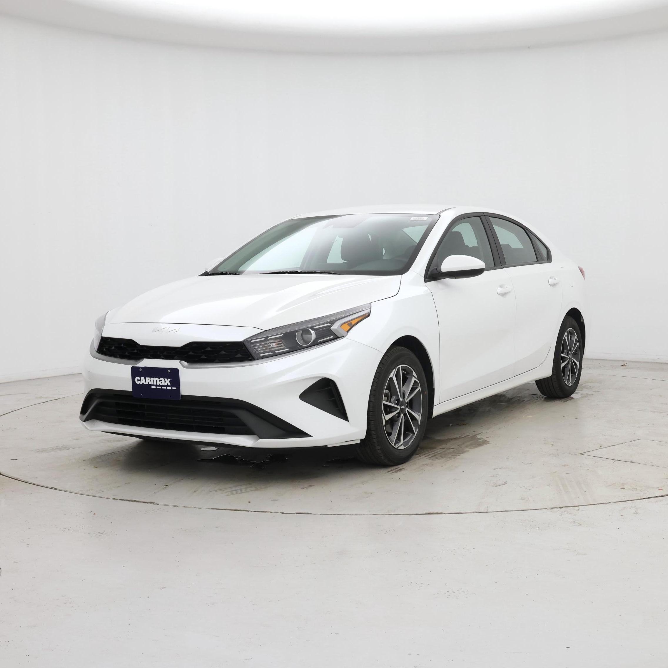 Thumbnail: 2024 Kia Forte - 4