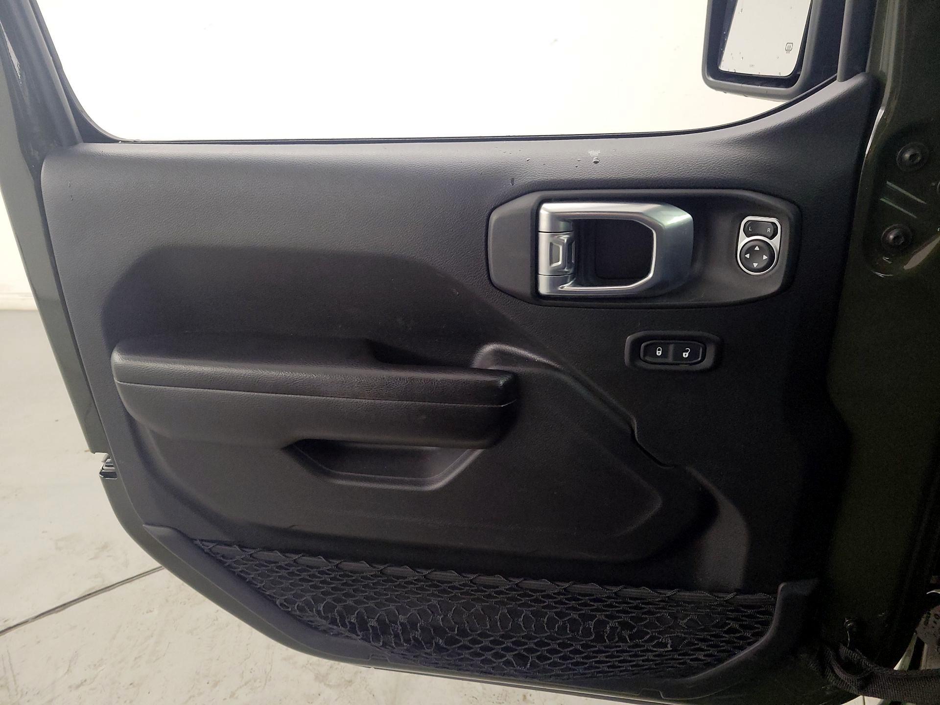 Thumbnail: 2021 Jeep Gladiator - 12