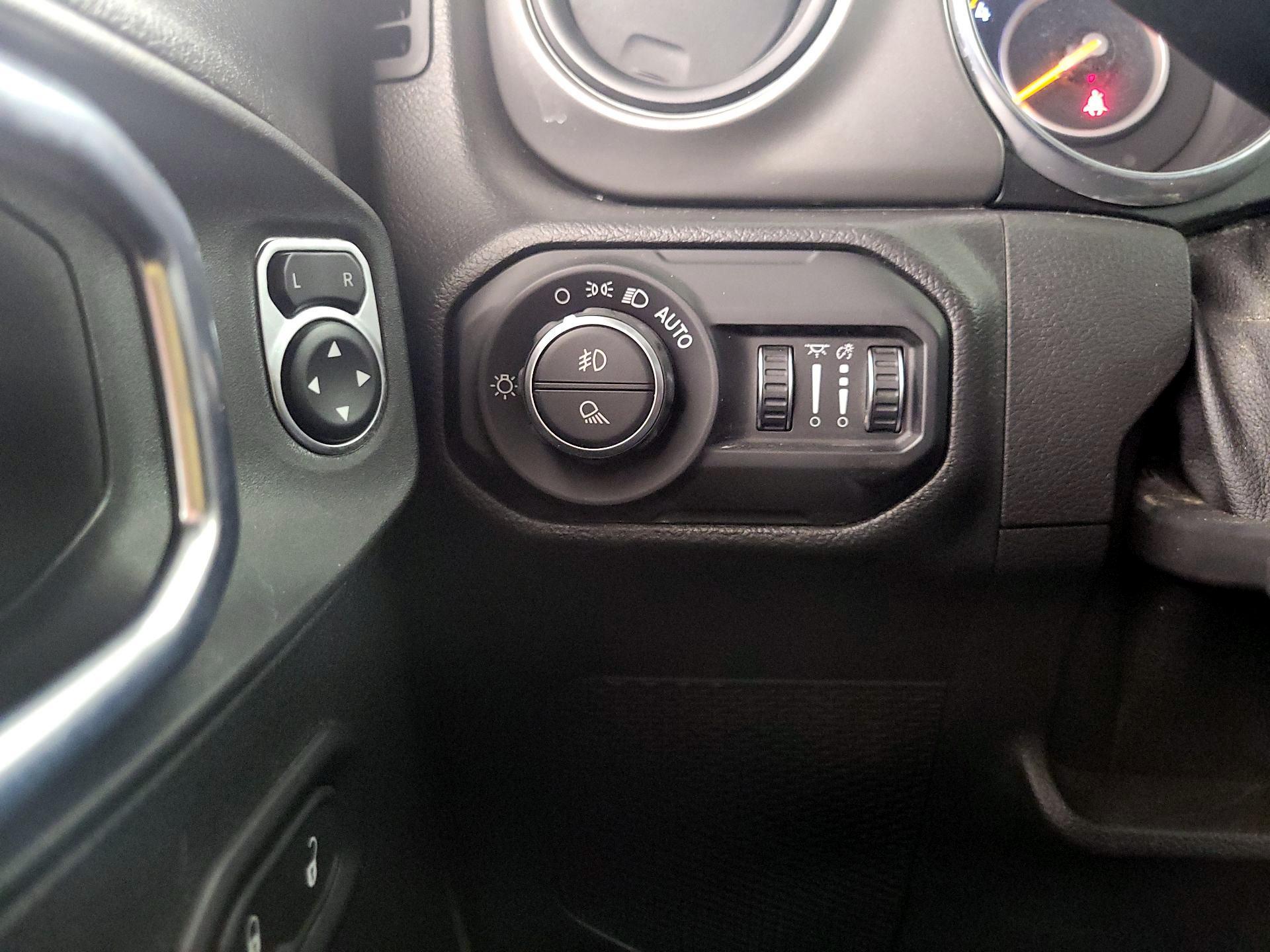 Thumbnail: 2021 Jeep Gladiator - 13