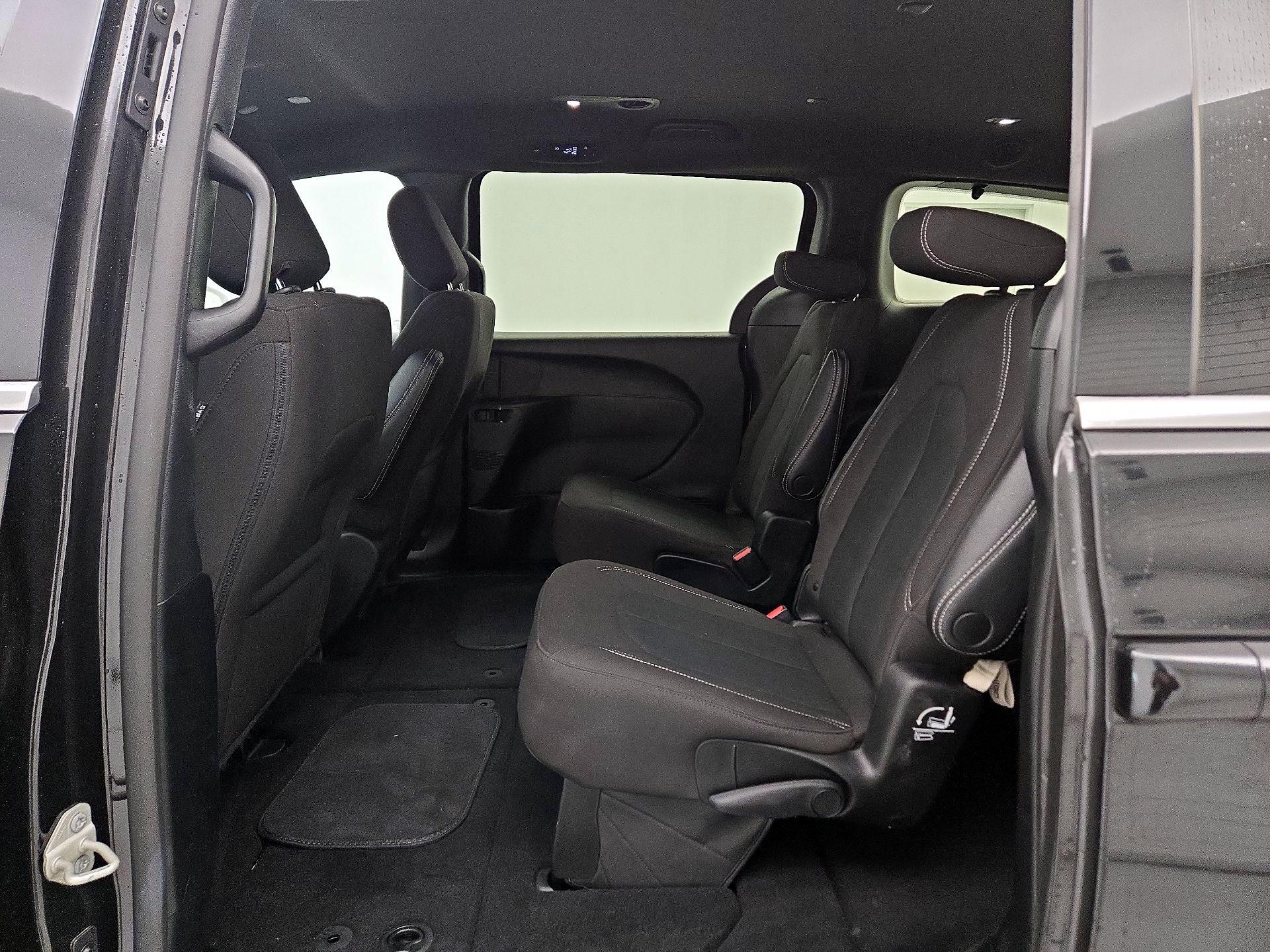 Thumbnail: 2023 Chrysler Pacifica - 19