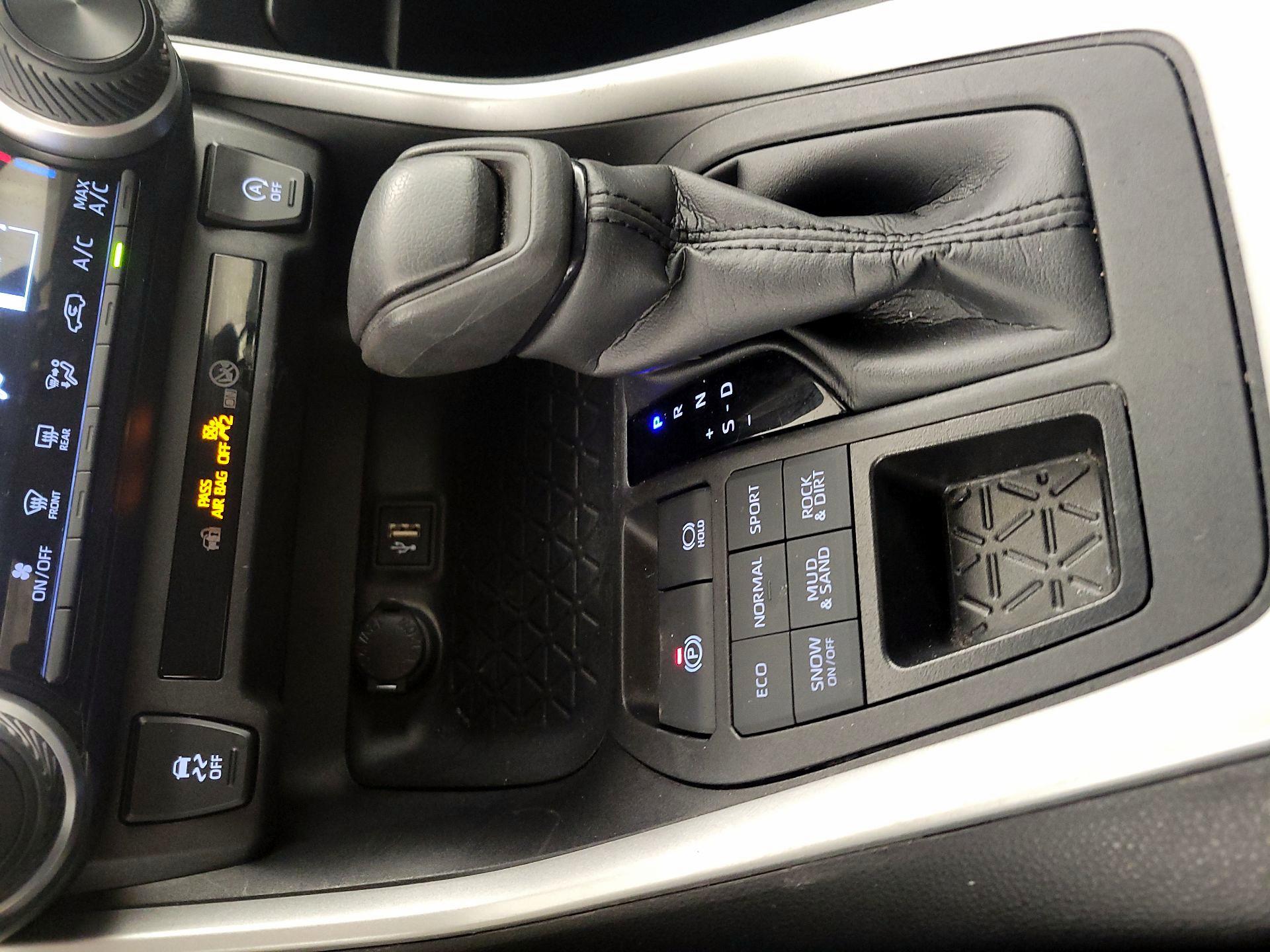 Thumbnail: 2024 Toyota RAV4 - 17