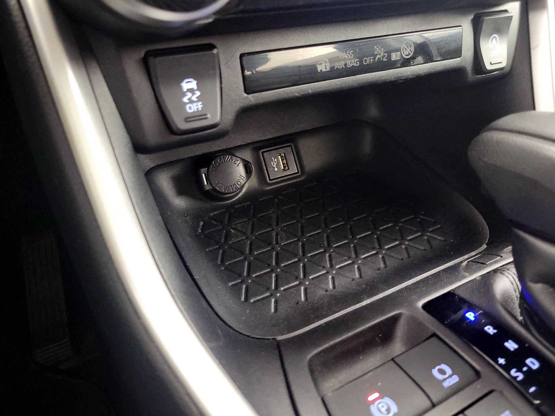 Thumbnail: 2024 Toyota RAV4 - 18