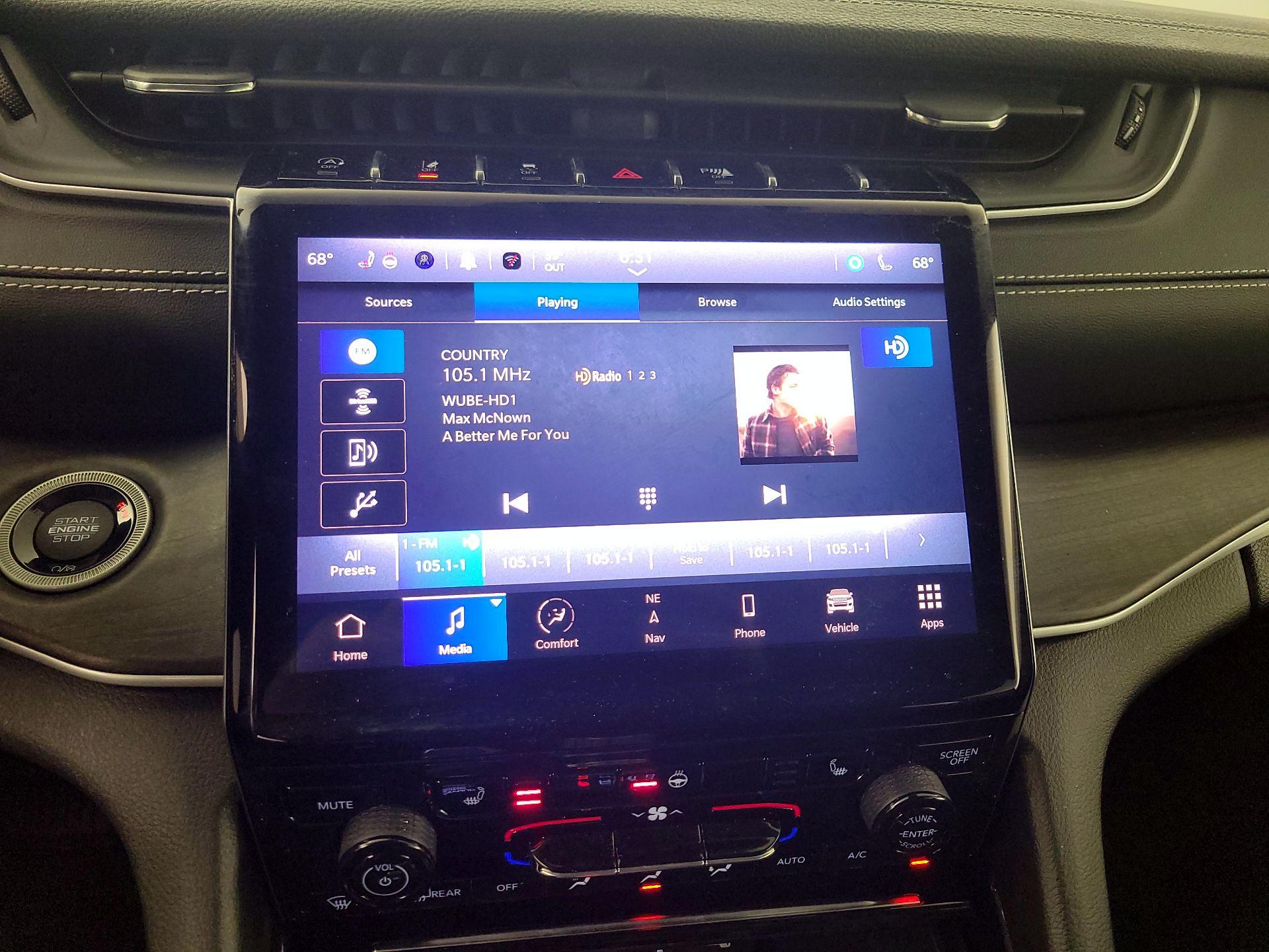 Thumbnail: 2023 Jeep Grand Cherokee - 16