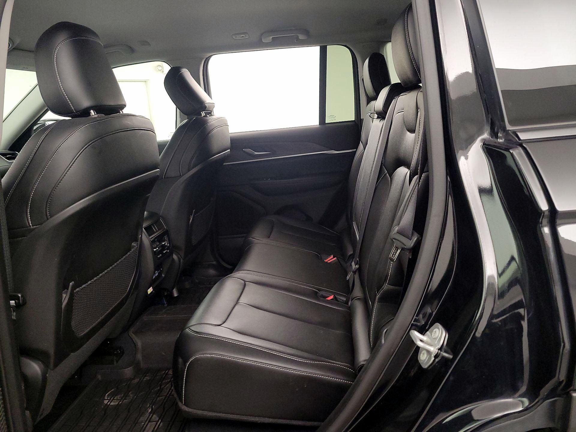 Thumbnail: 2023 Jeep Grand Cherokee - 20