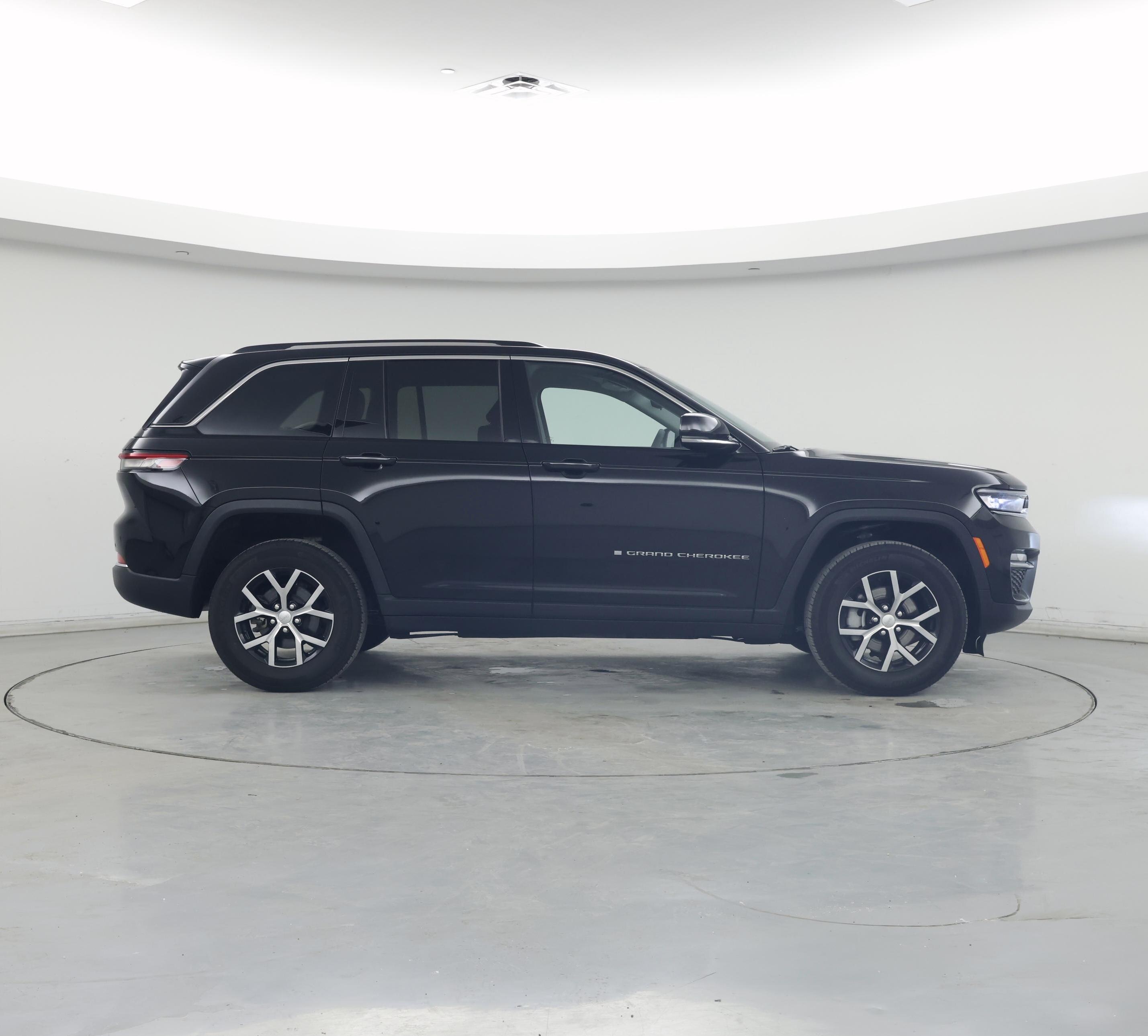 Thumbnail: 2023 Jeep Grand Cherokee - 7