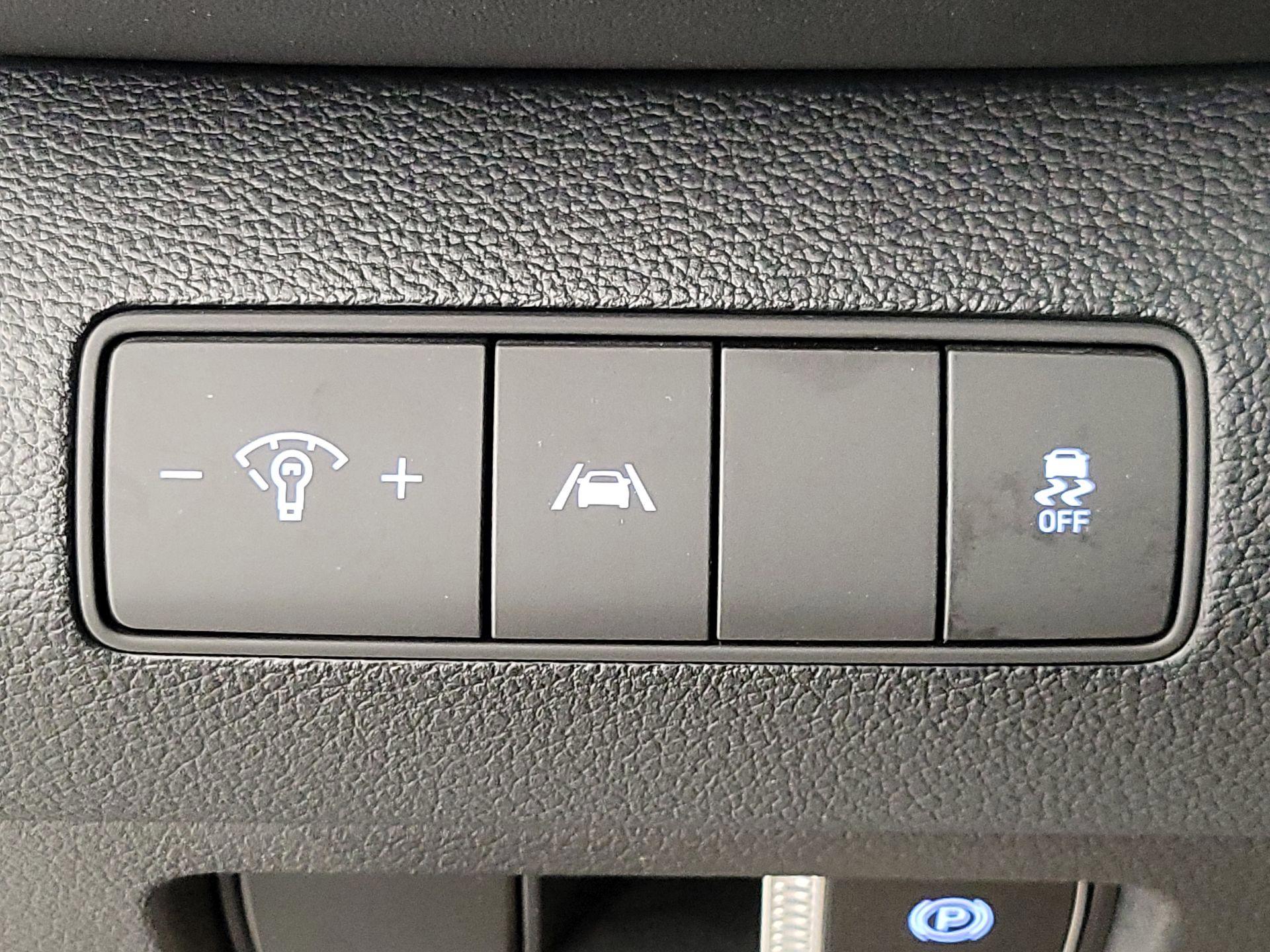 Thumbnail: 2023 Hyundai Santa Fe - 13