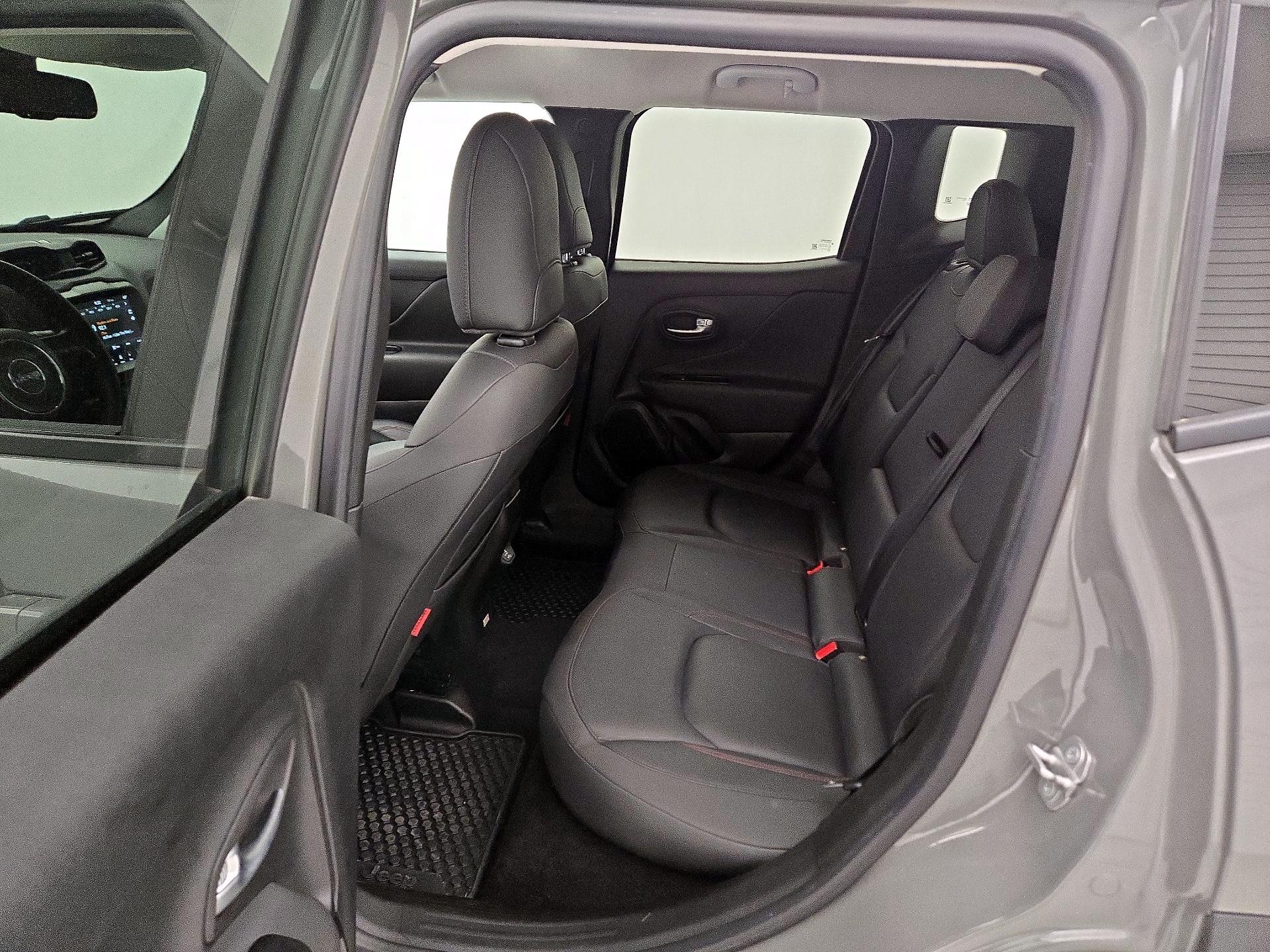 Thumbnail: 2022 Jeep Renegade - 20