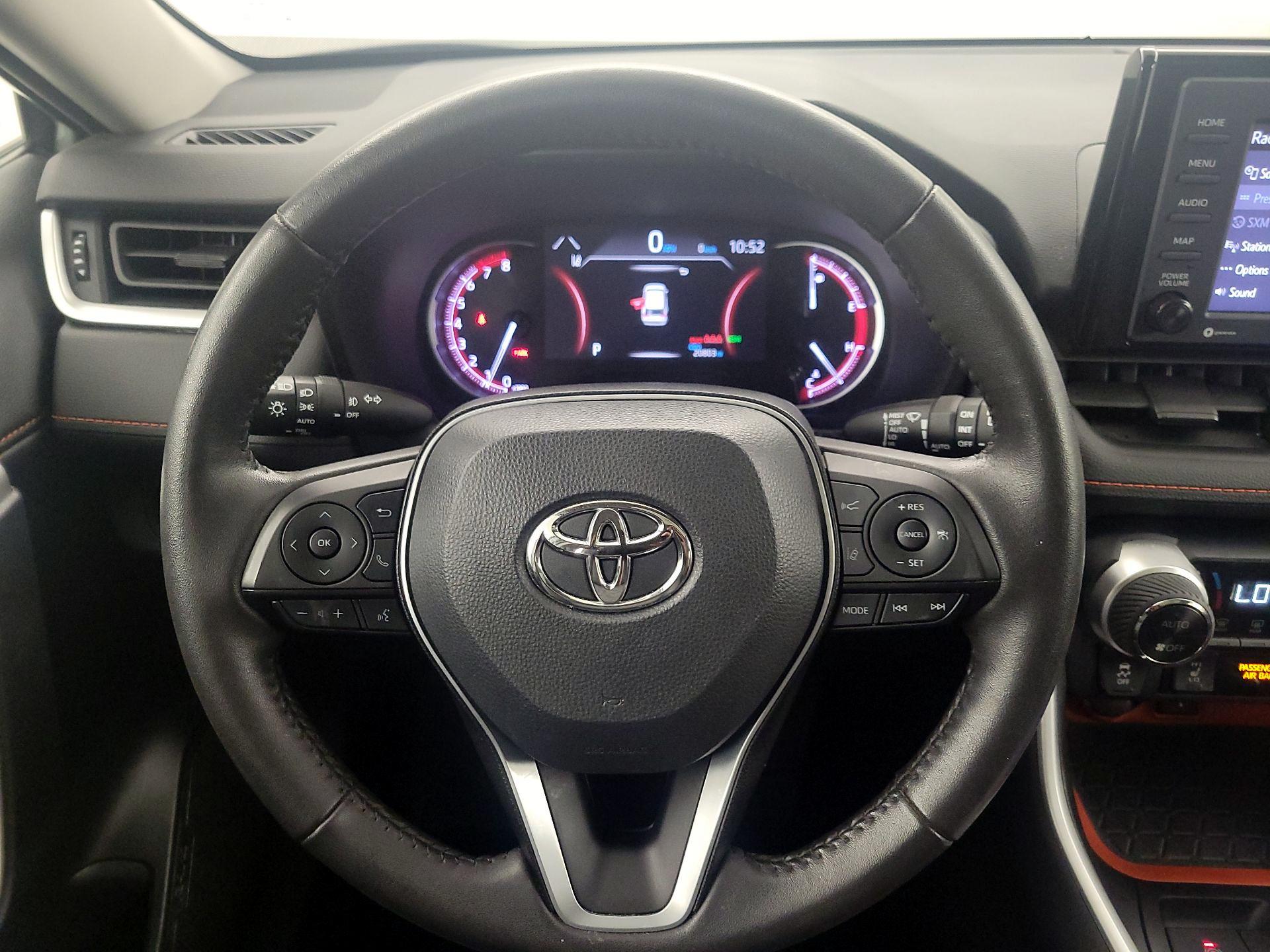 Thumbnail: 2022 Toyota RAV4 - 10