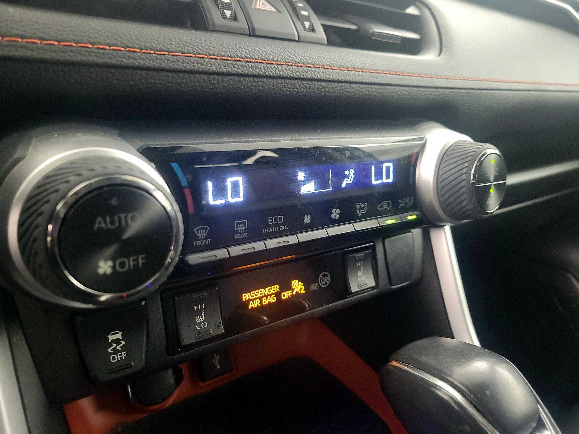 Thumbnail: 2022 Toyota RAV4 - 16