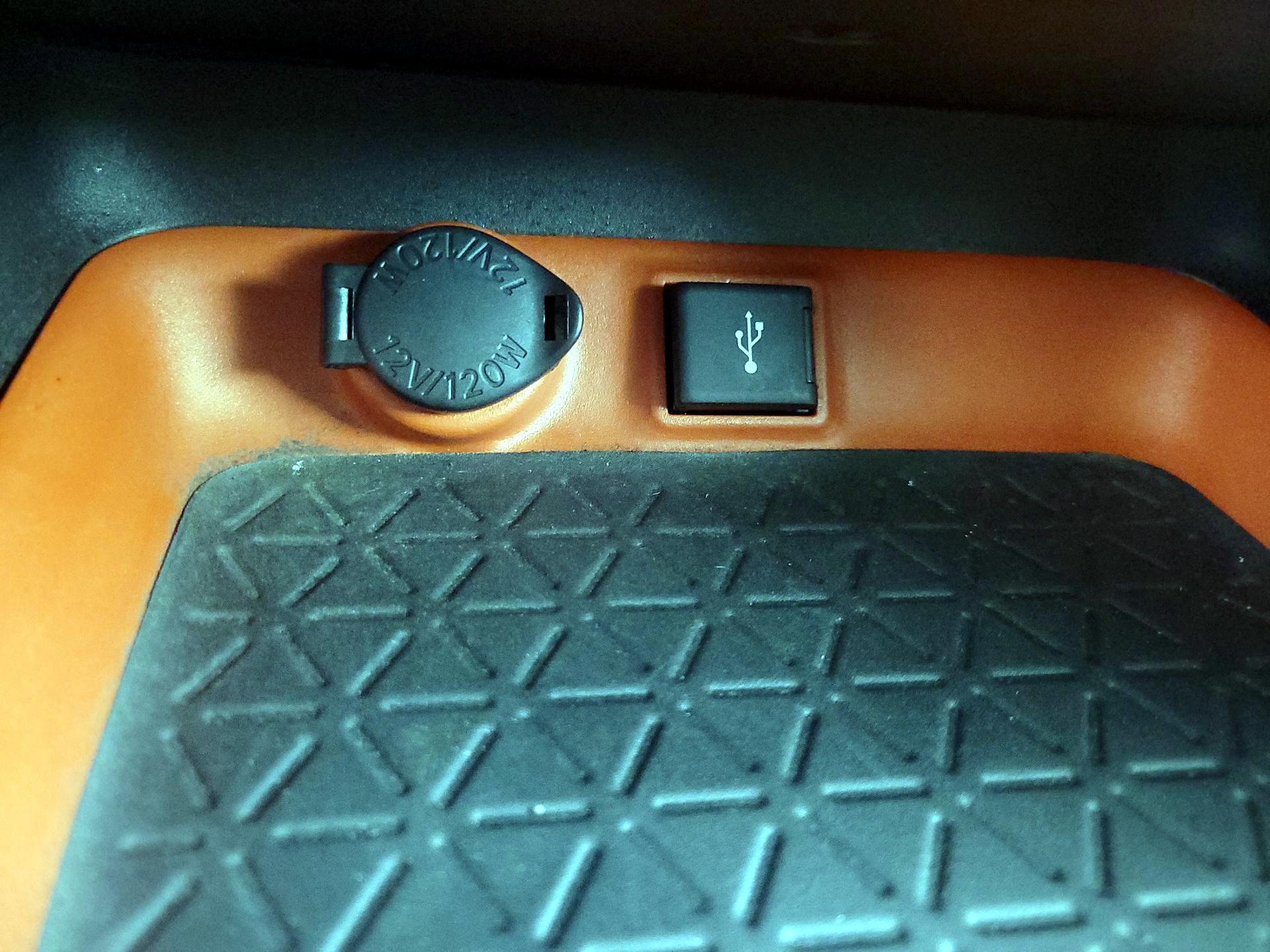 Thumbnail: 2022 Toyota RAV4 - 18