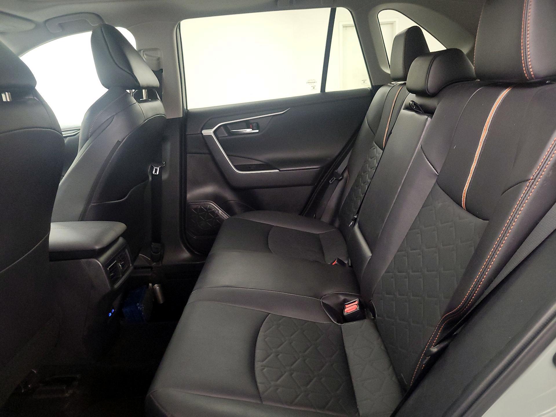 Thumbnail: 2022 Toyota RAV4 - 20