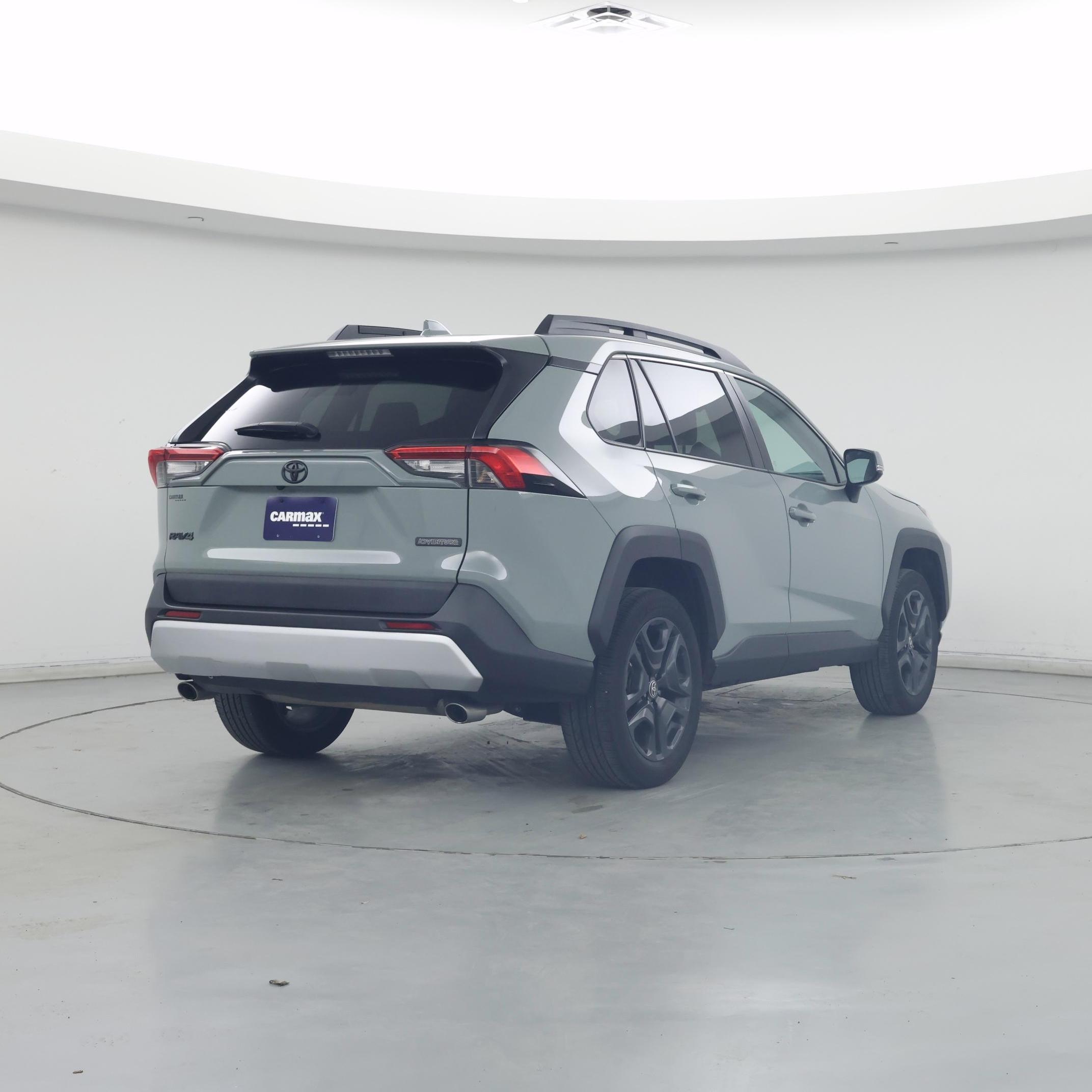 Thumbnail: 2022 Toyota RAV4 - 8