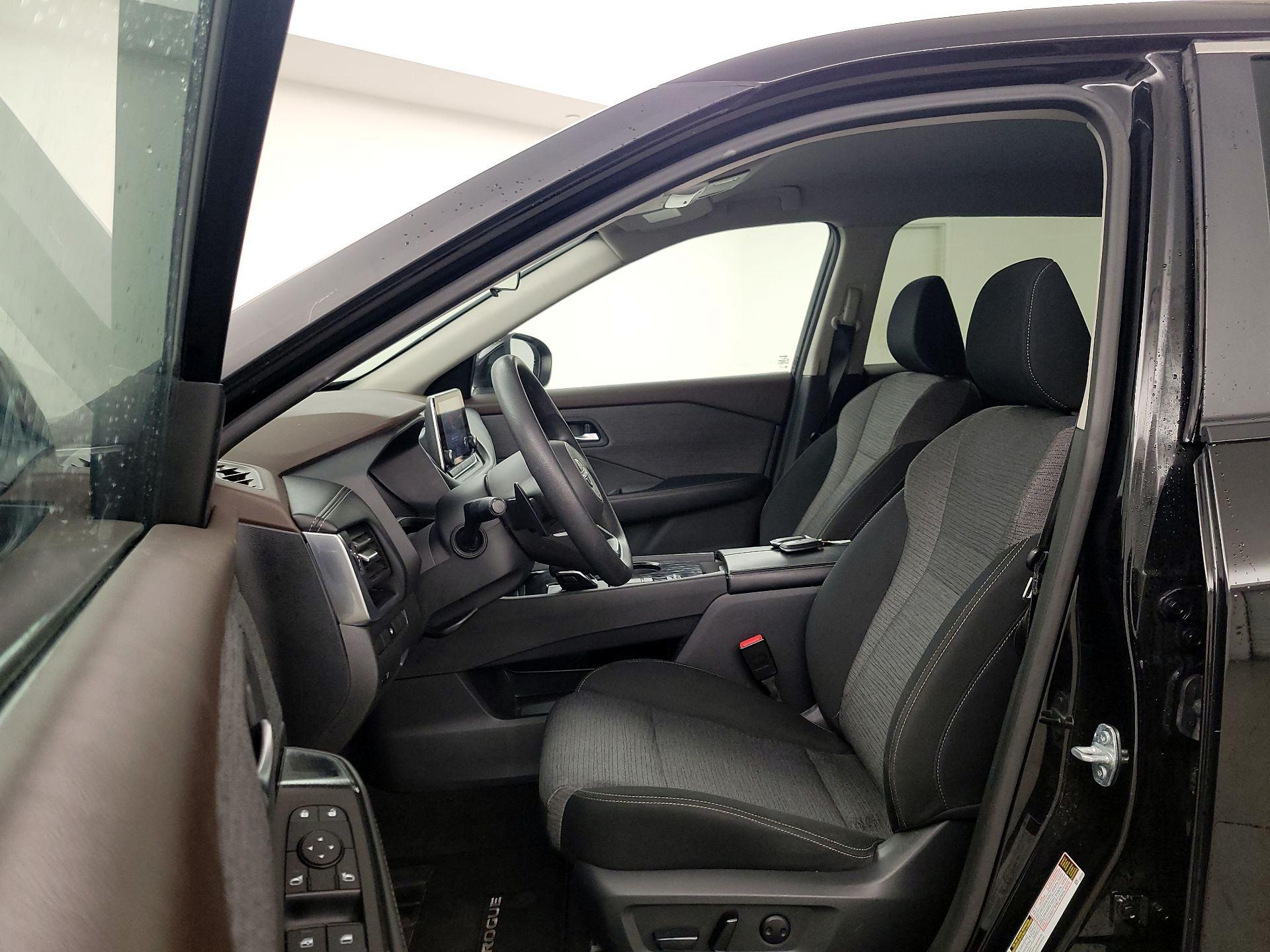 Thumbnail: 2023 Nissan Rogue - 11