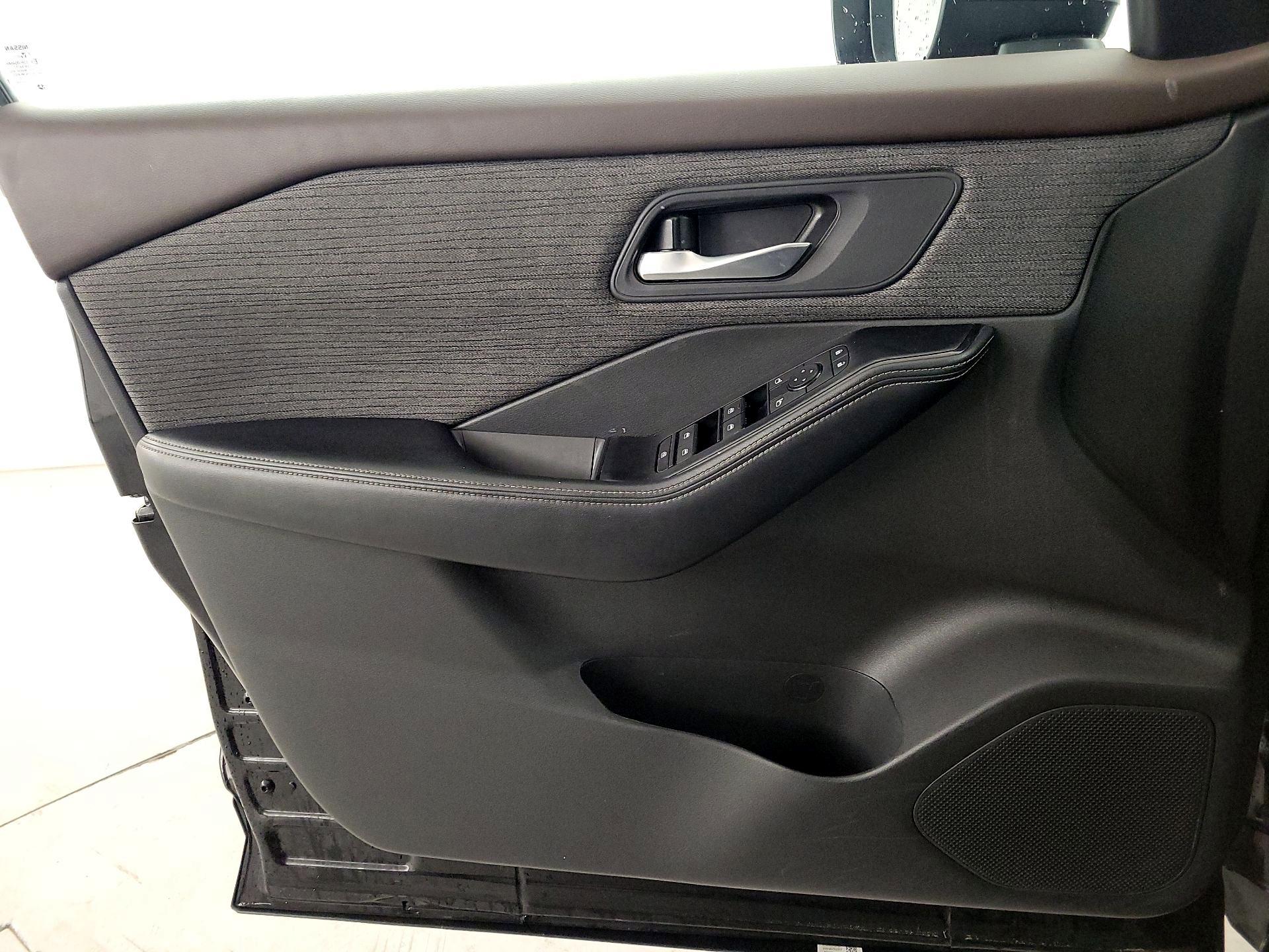 Thumbnail: 2023 Nissan Rogue - 12