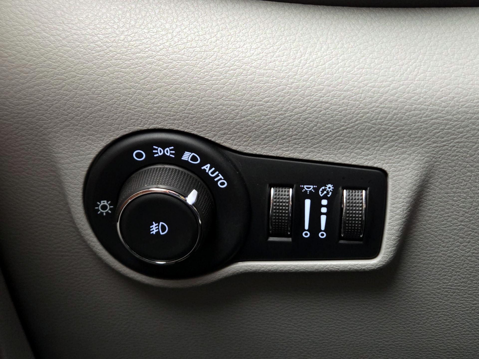 Thumbnail: 2022 Jeep Compass - 13