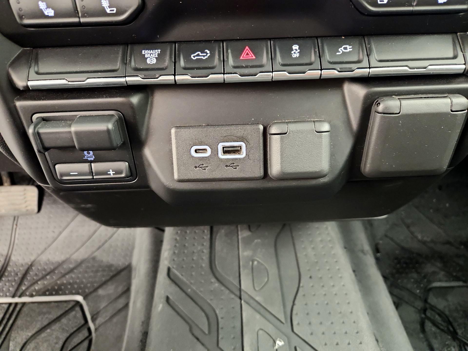 Thumbnail: 2021 Chevrolet Silverado 2500 - 18