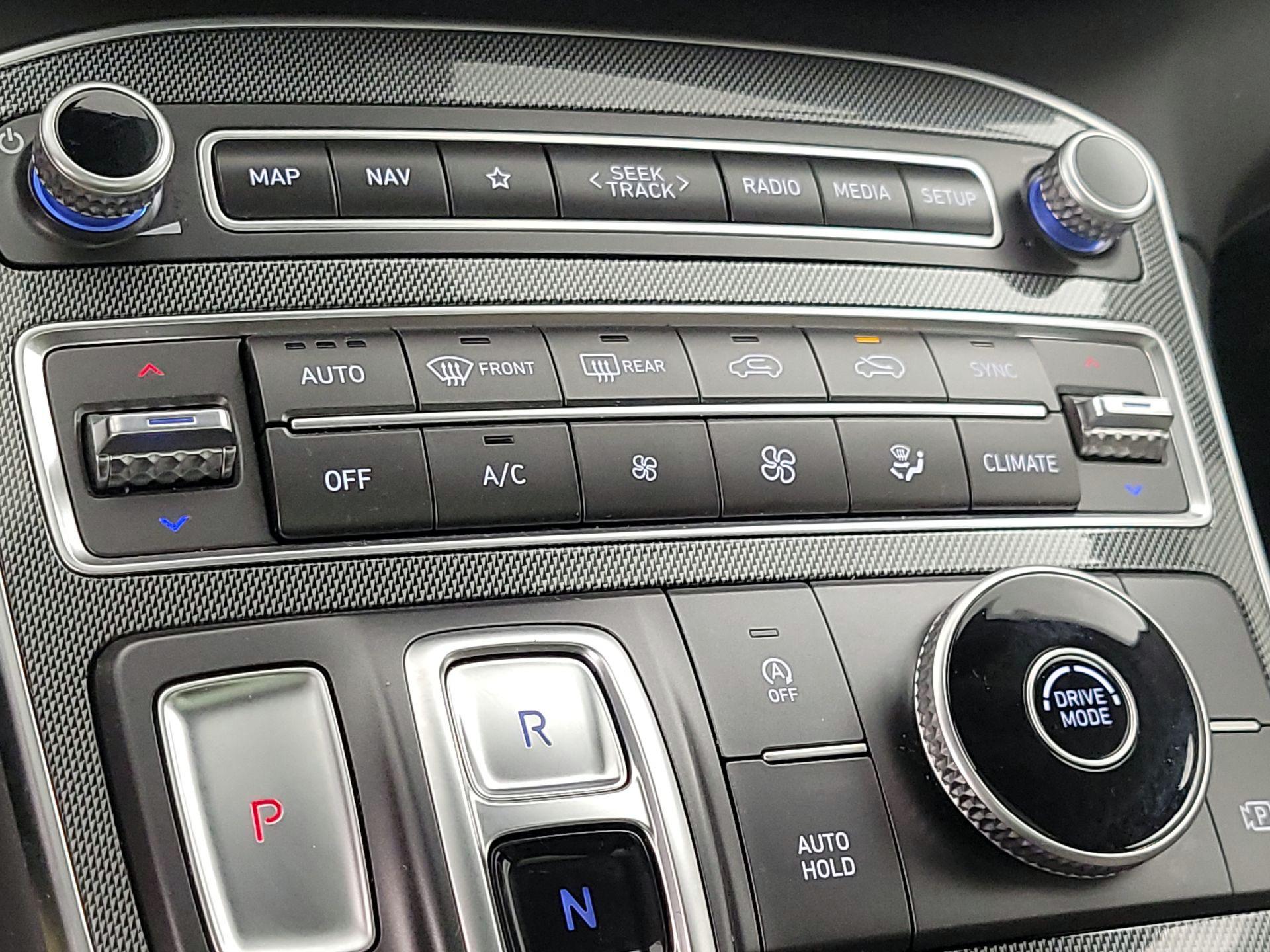 Thumbnail: 2023 Hyundai Santa Fe - 17