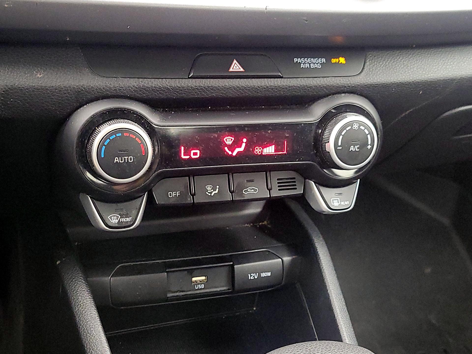 Thumbnail: 2023 Kia Rio - 16