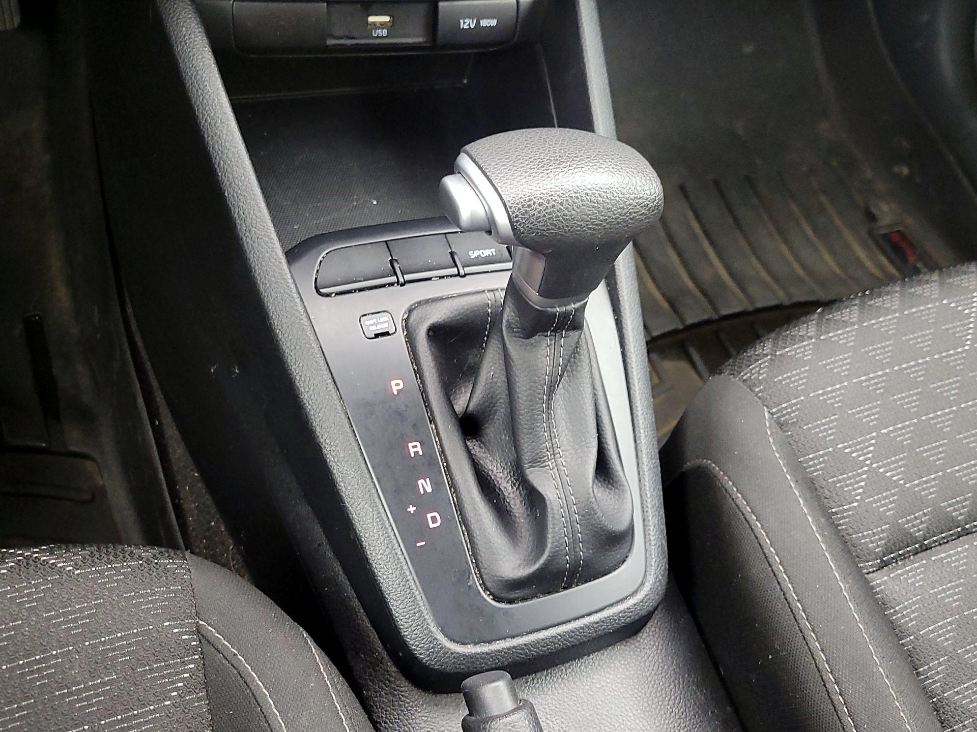 Thumbnail: 2023 Kia Rio - 17