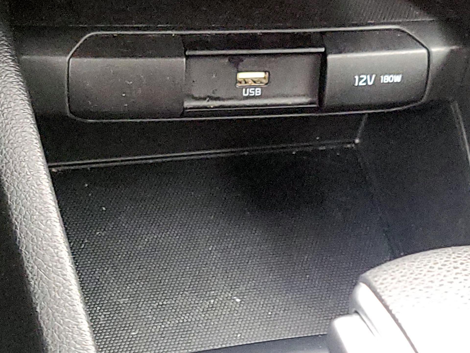 Thumbnail: 2023 Kia Rio - 18