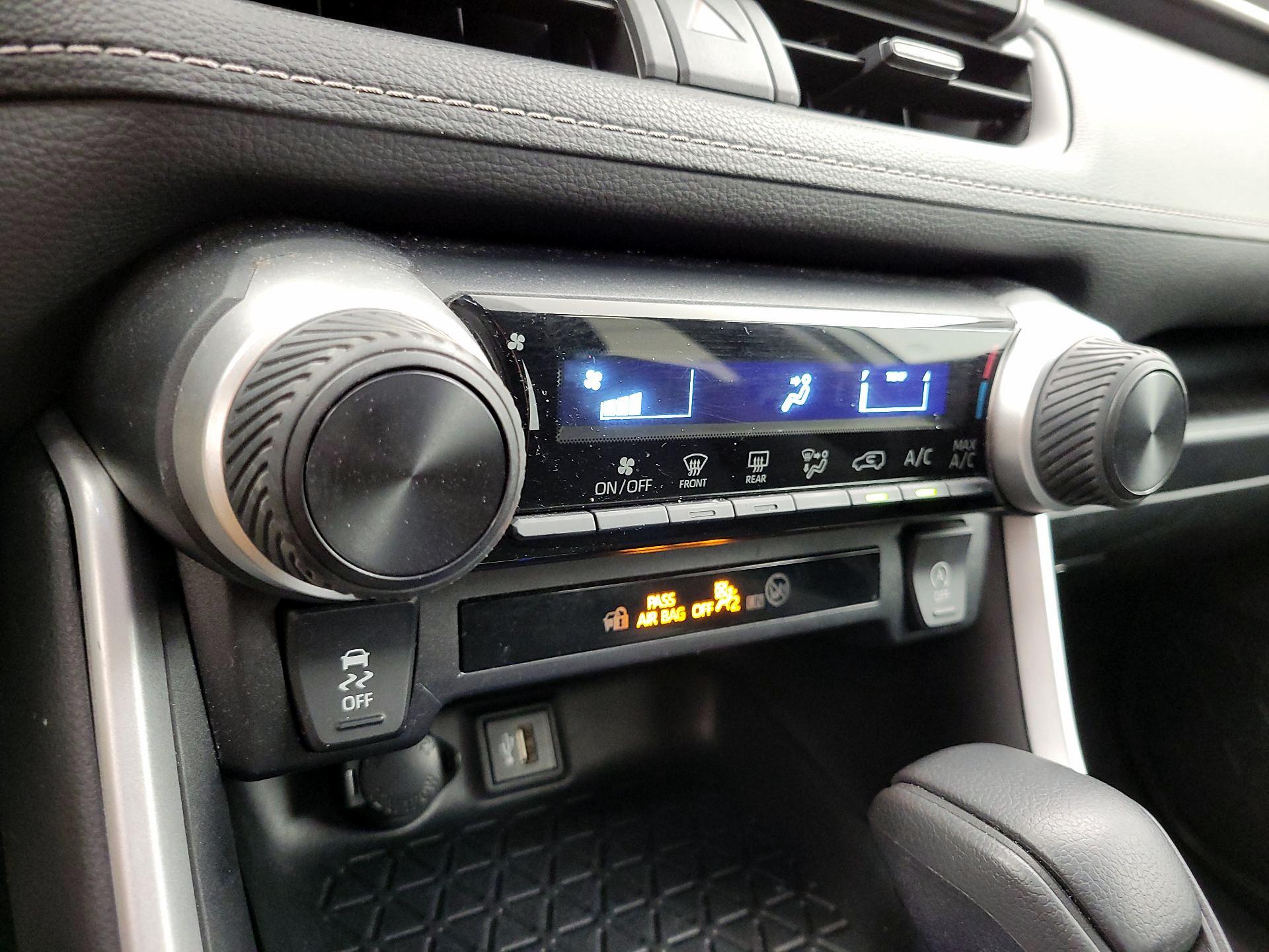 Thumbnail: 2024 Toyota RAV4 - 17