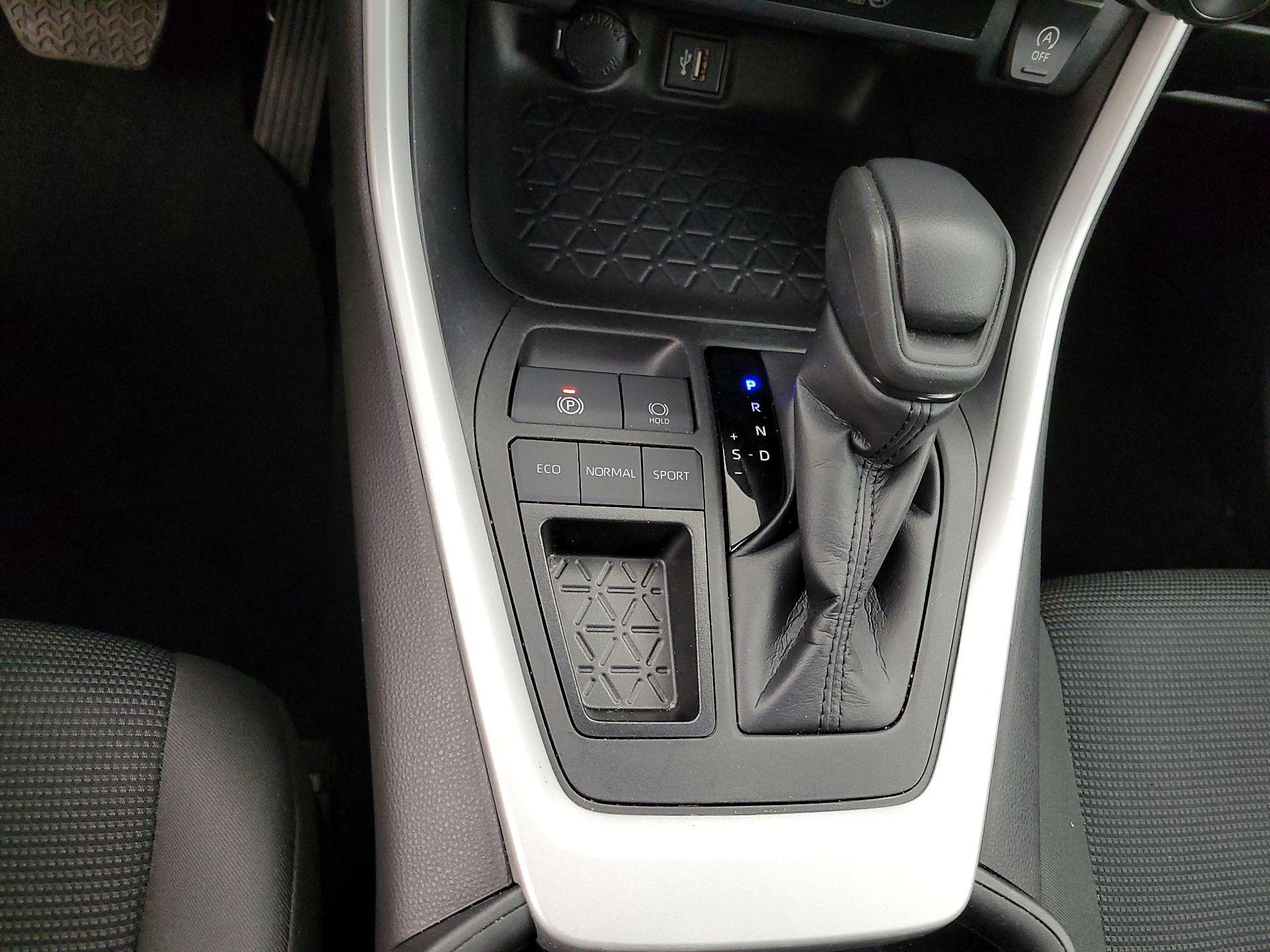 Thumbnail: 2024 Toyota RAV4 - 18