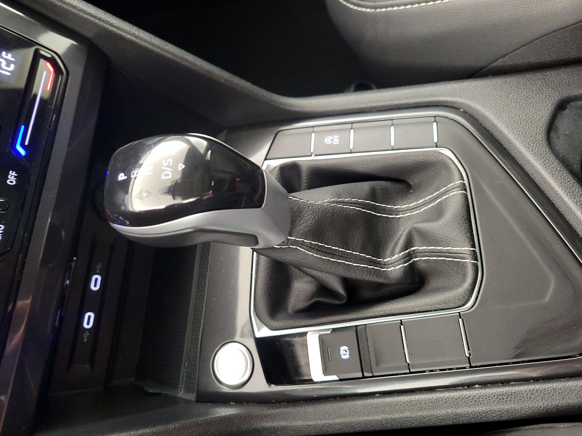 Thumbnail: 2024 Volkswagen Tiguan - 17