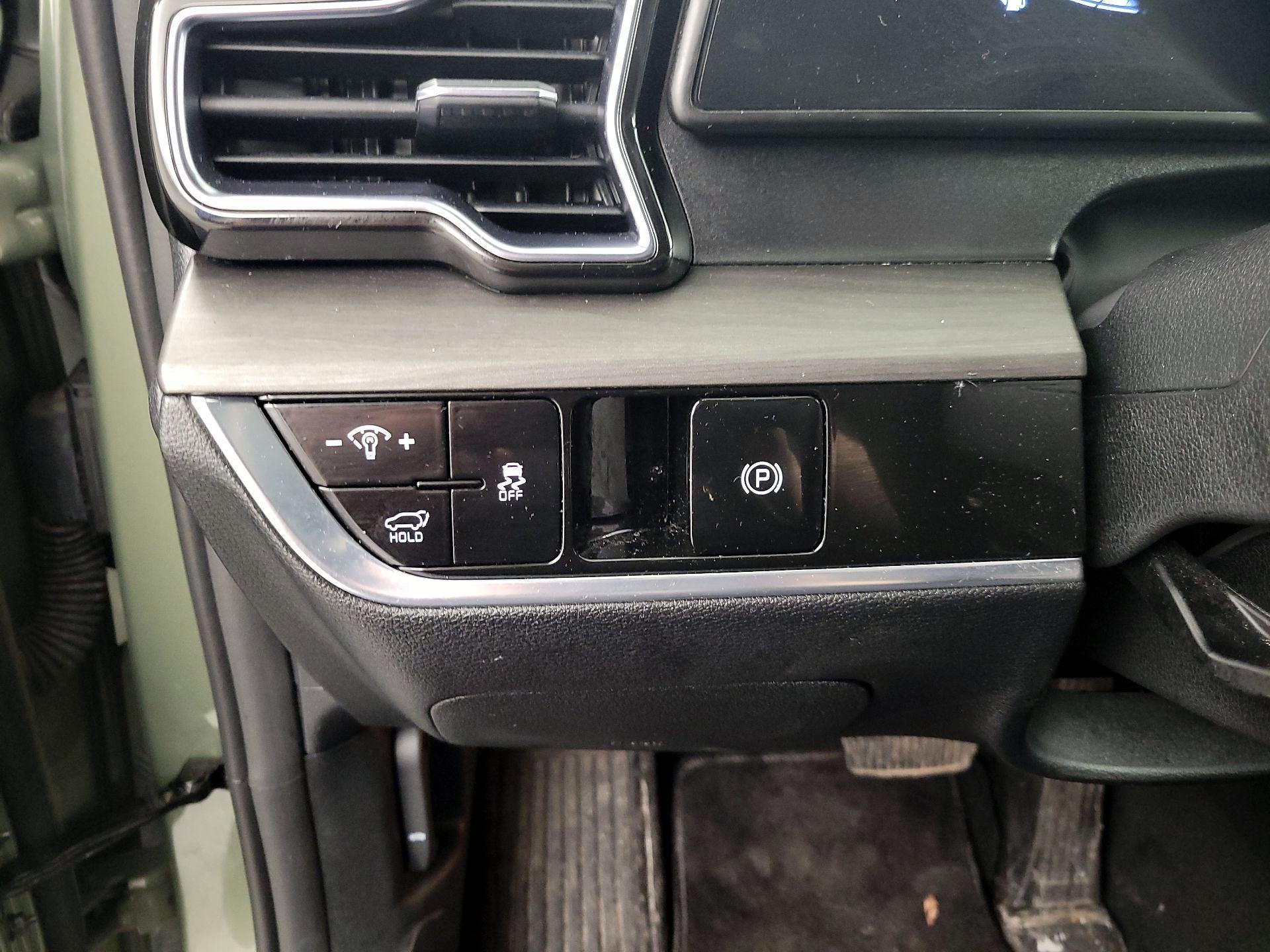 Thumbnail: 2023 Kia Sportage - 13