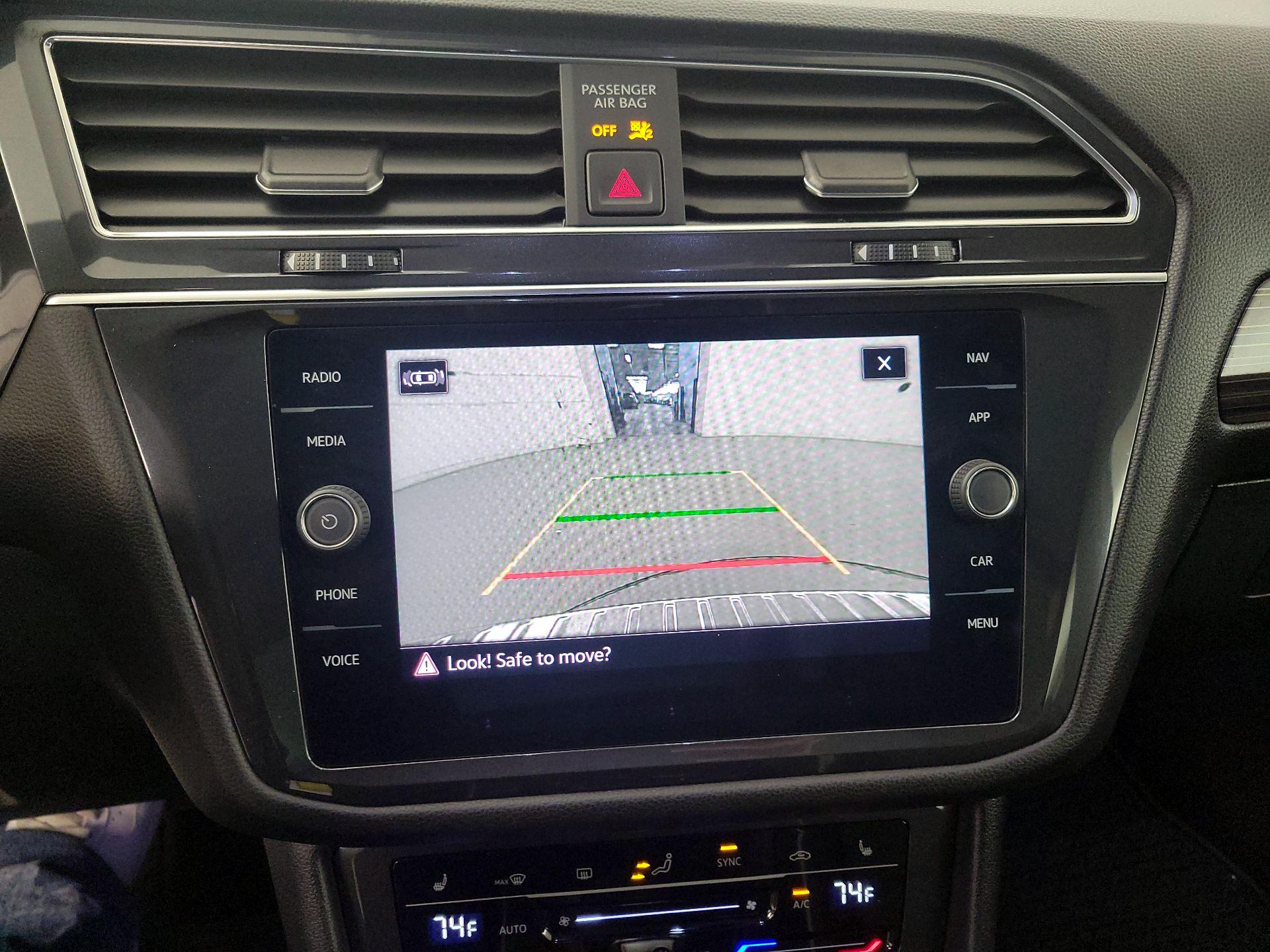 Thumbnail: 2022 Volkswagen Tiguan - 14