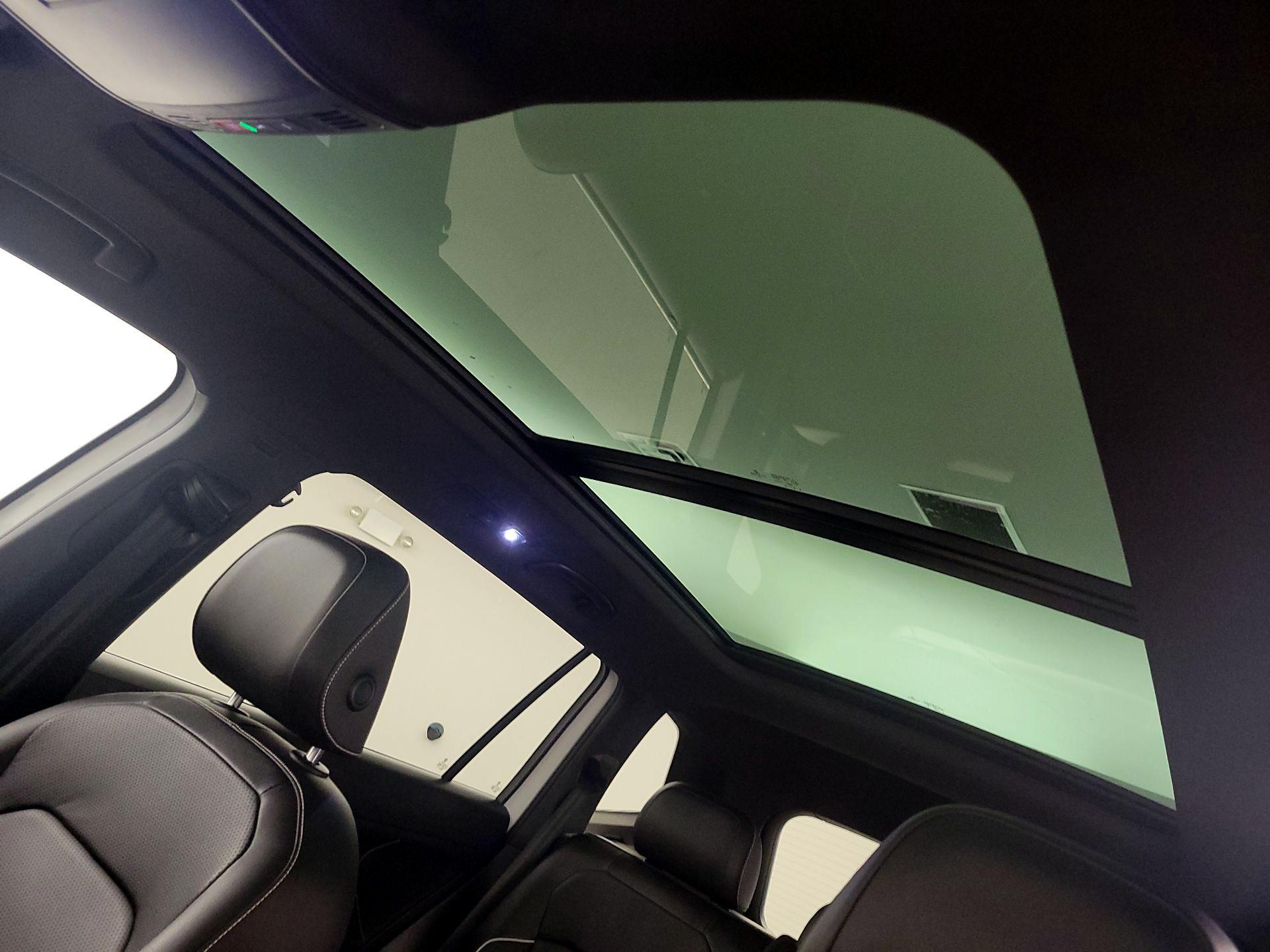 Thumbnail: 2022 Volkswagen Tiguan - 19